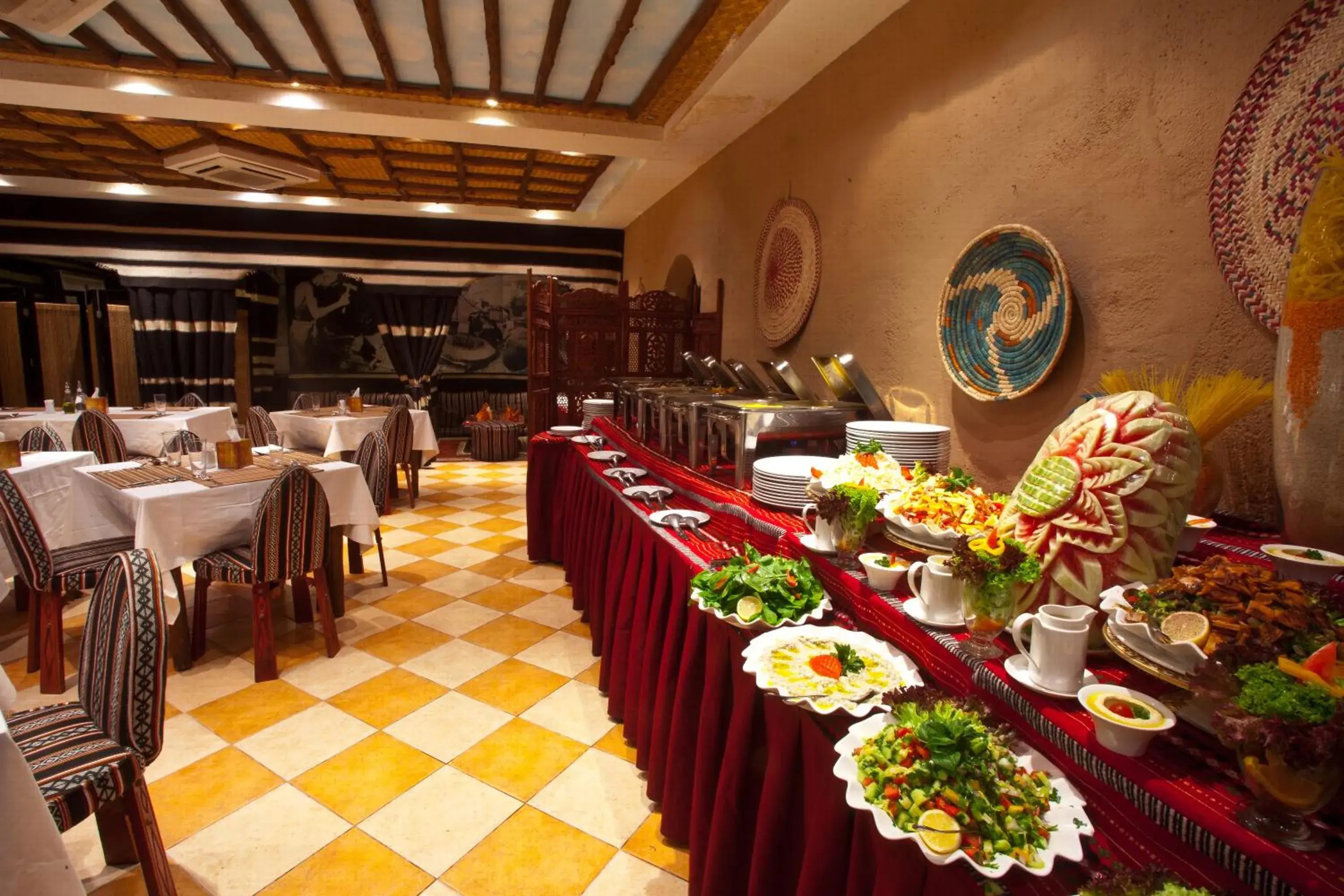 Restaurant/places to eat in Al Liwan Suites Restaurant/places to eat in Al Liwan Suites