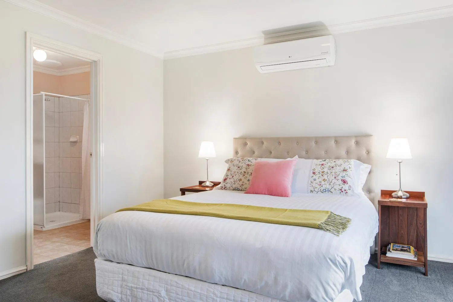 Bedroom, Bed in Shambhala Guesthouse