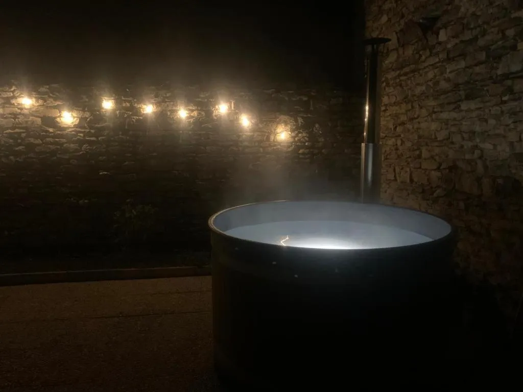 Hot Tub in Le Saint-Hilaire