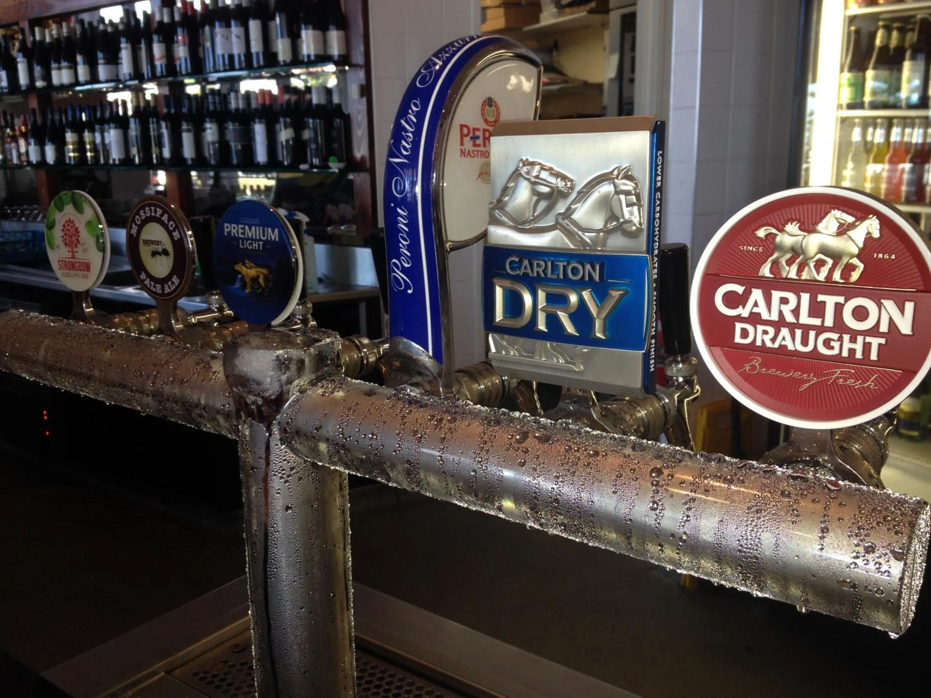 Dining area in The Central Hotel Motel Lakes Entrance