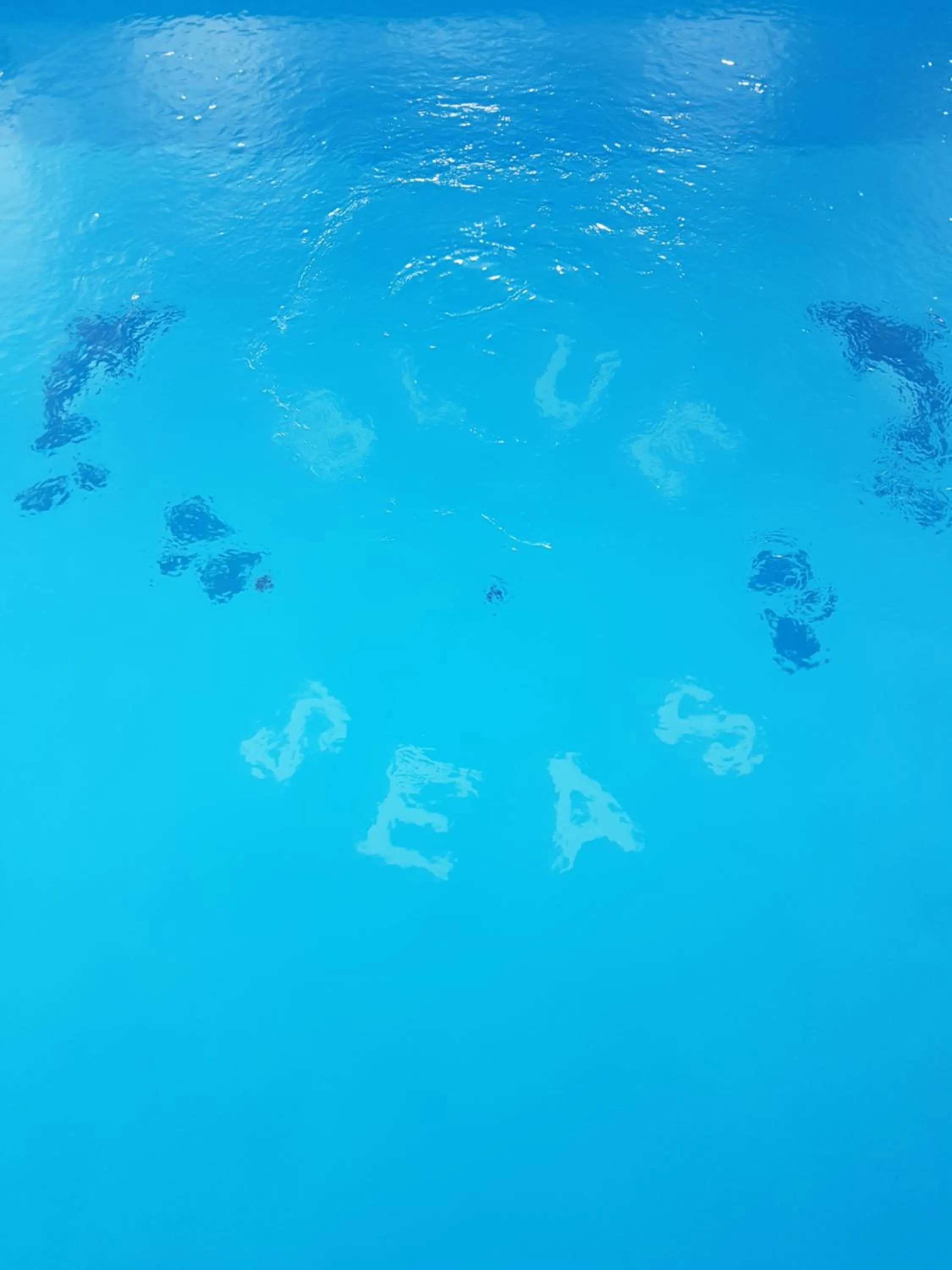 Swimming pool in Blue Seas Holiday Villas