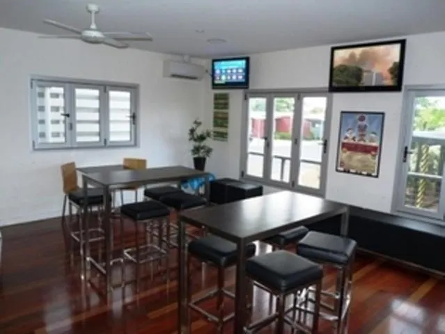 Lounge or bar in Blackwater Hotel Motel