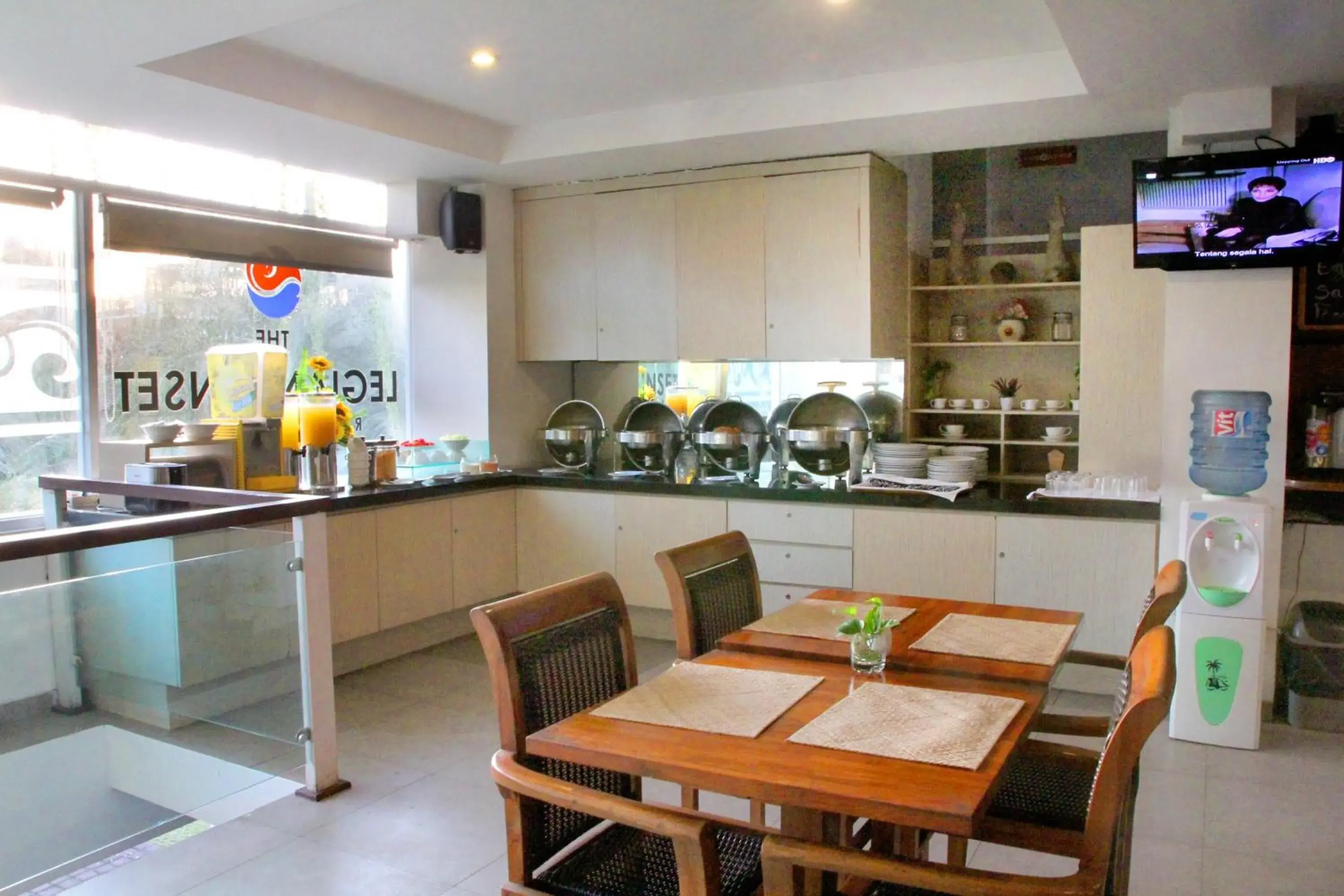 Restaurant/places to eat in The Legian Sunset Residence Restaurant/places to eat in The Legian Sunset Residence