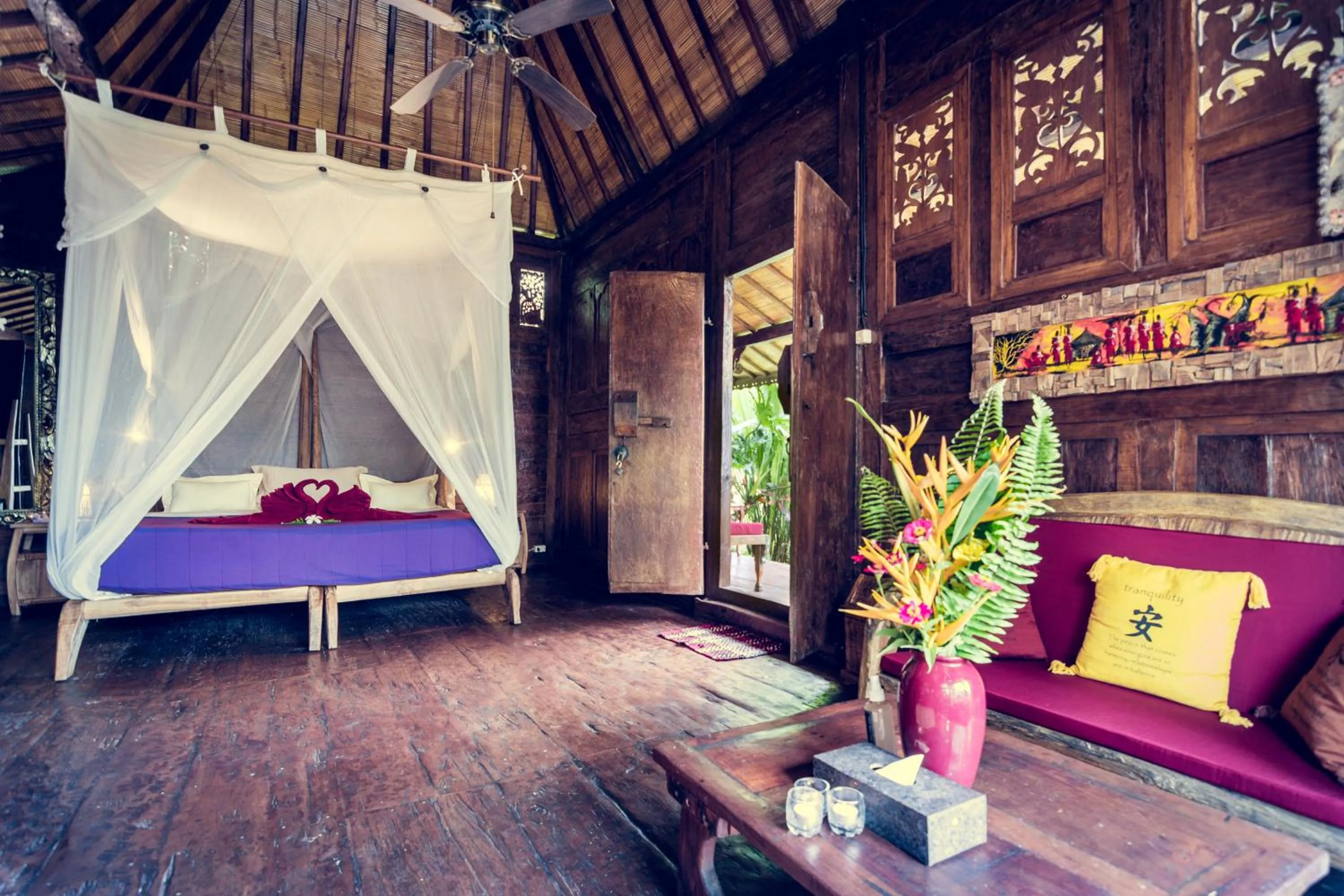 Living room, Bed in Dragonfly Village