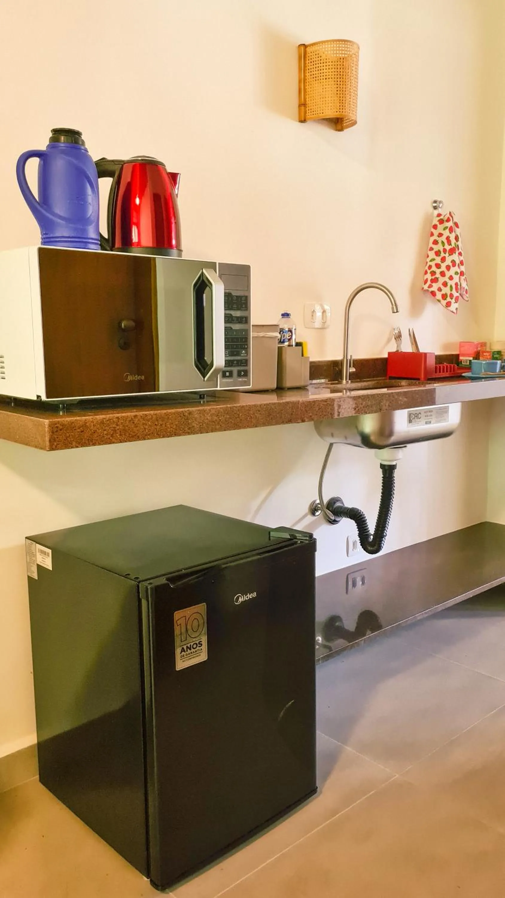 Coffee/tea facilities in Canto dos Pássaros Suítes