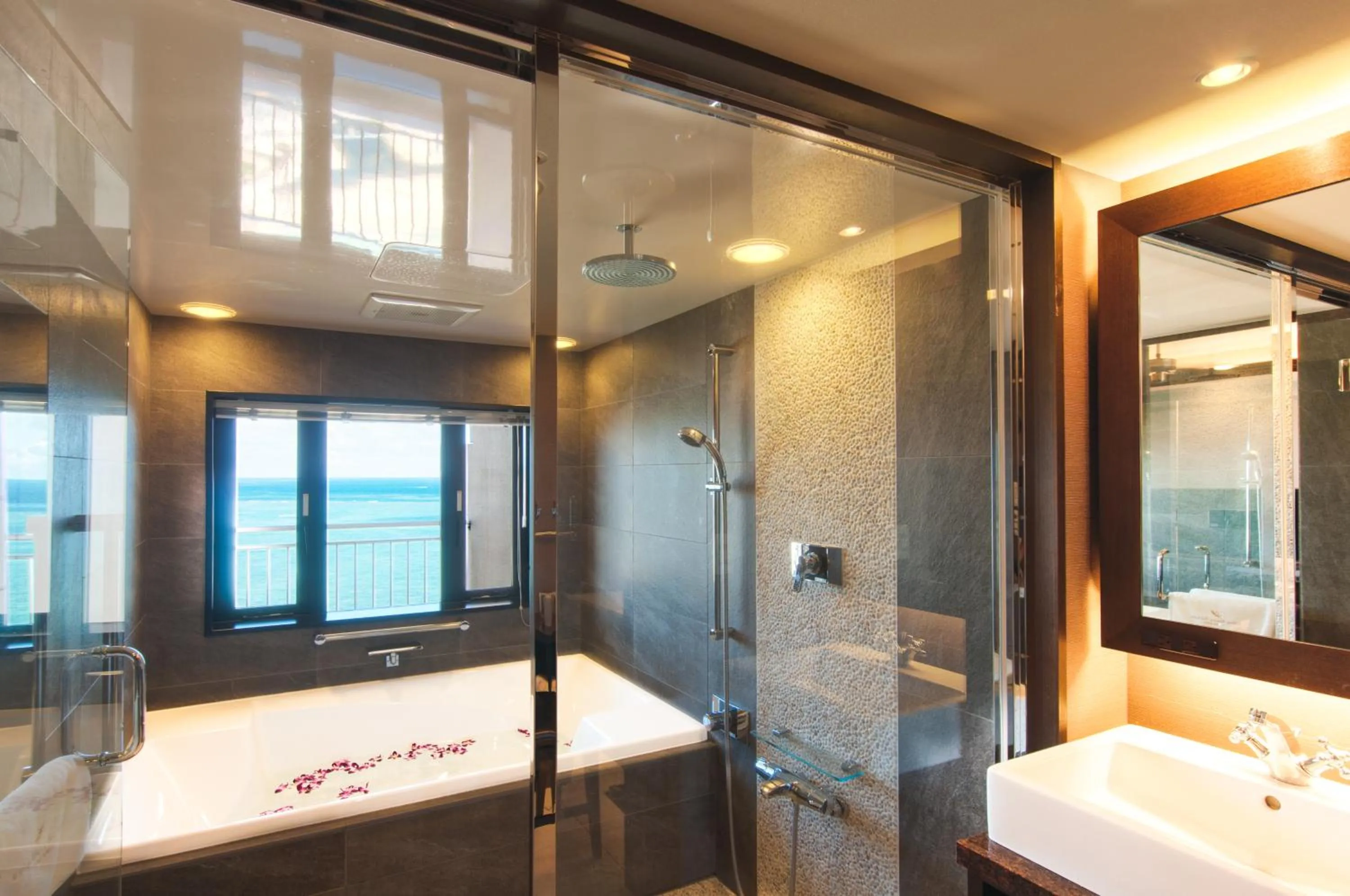 Shower in Kafuu Resort Fuchaku Condo Hotel