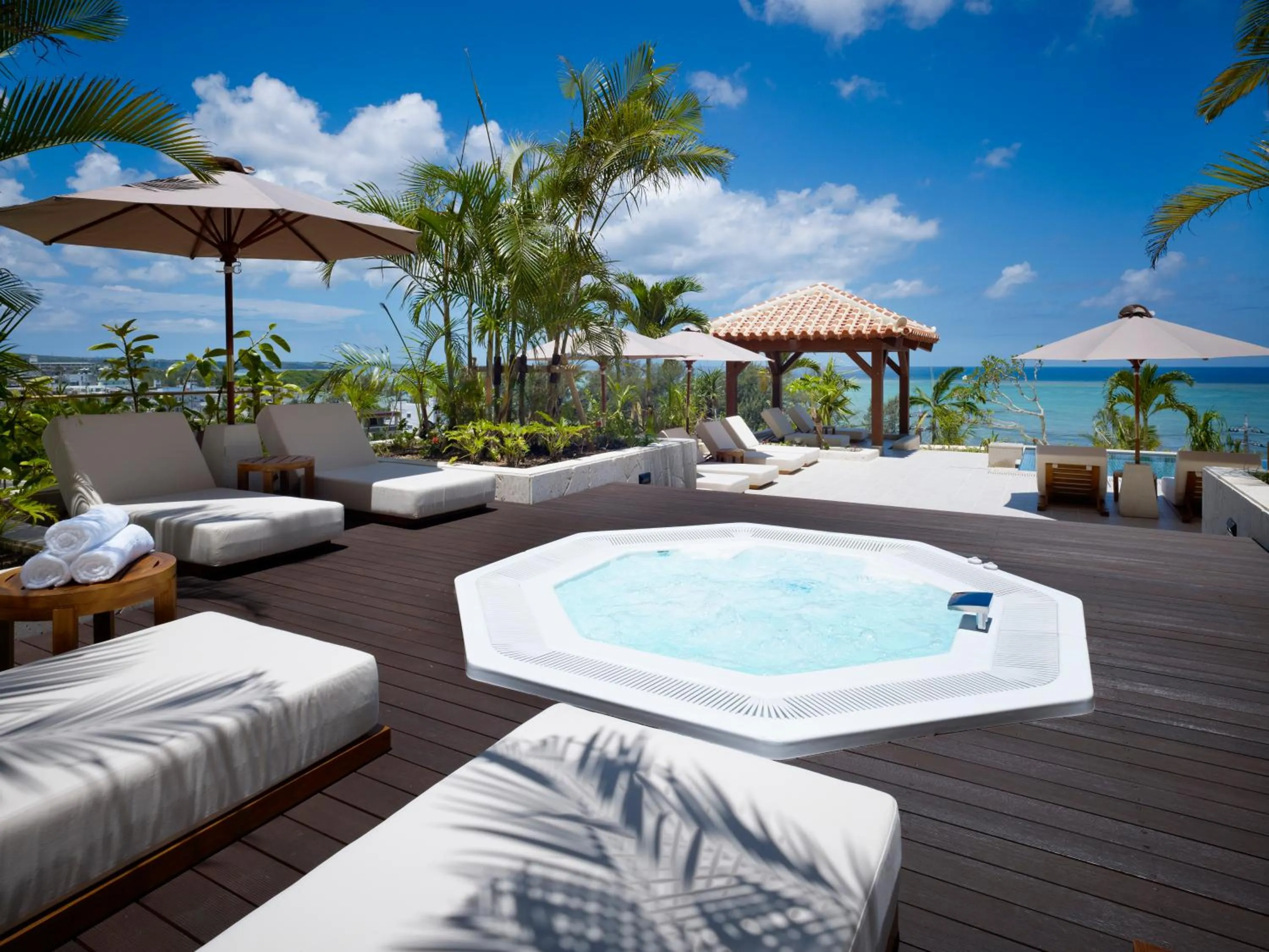 Hot Tub in Kafuu Resort Fuchaku Condo Hotel