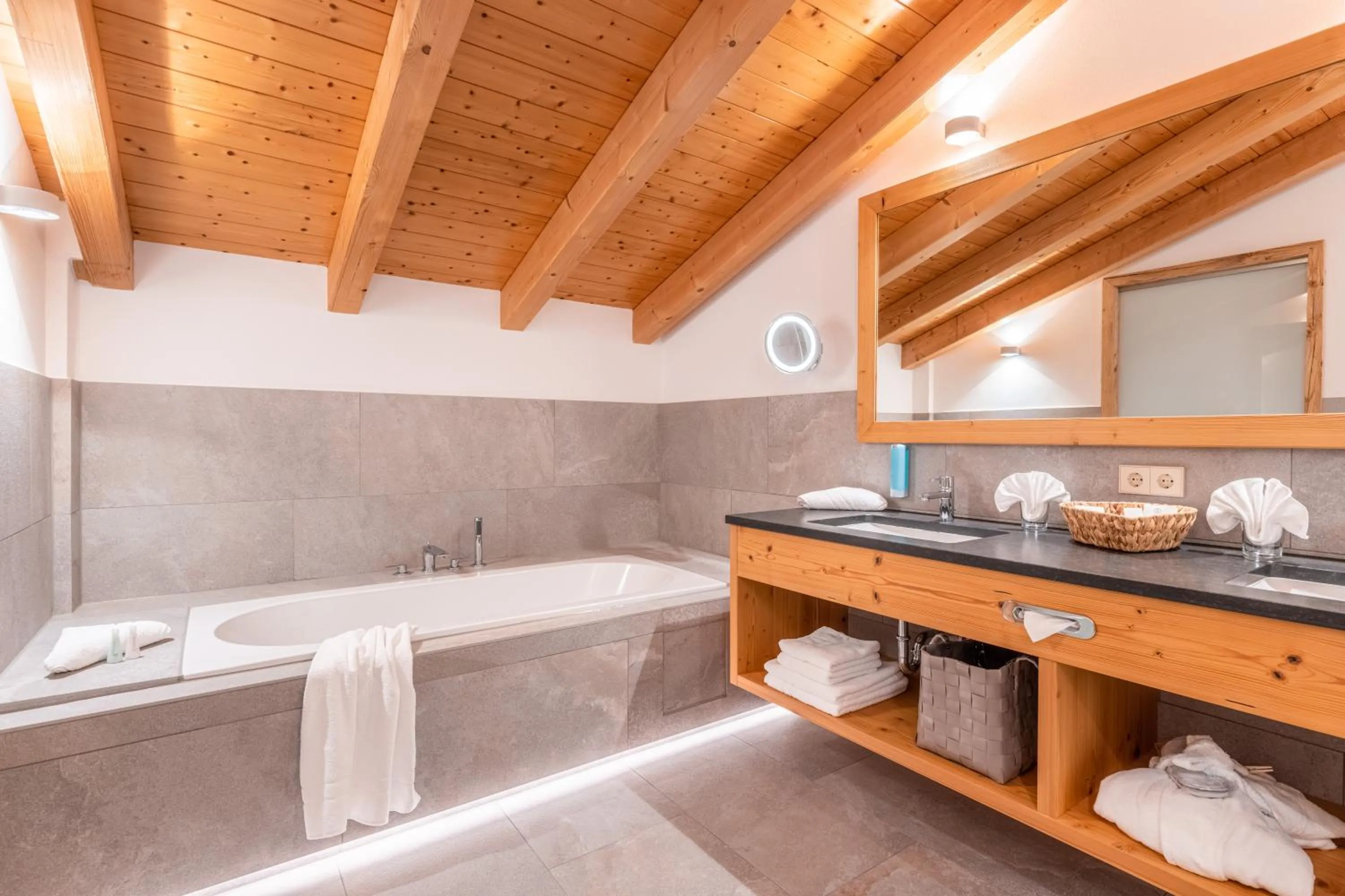 Bathroom in Hanusel Hof Wellness & Genuss in Panoramalage