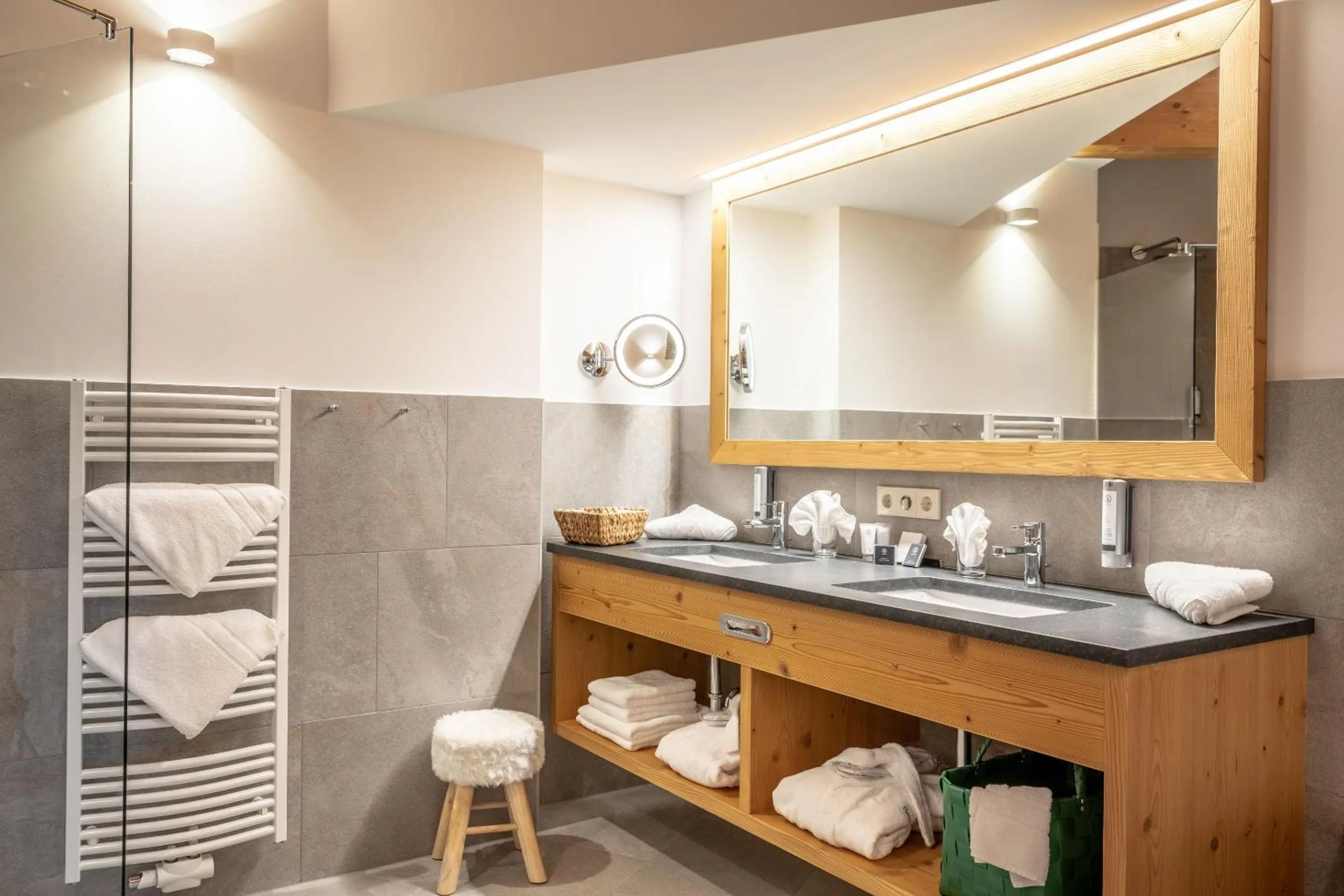 Shower in Hanusel Hof Wellness & Genuss in Panoramalage