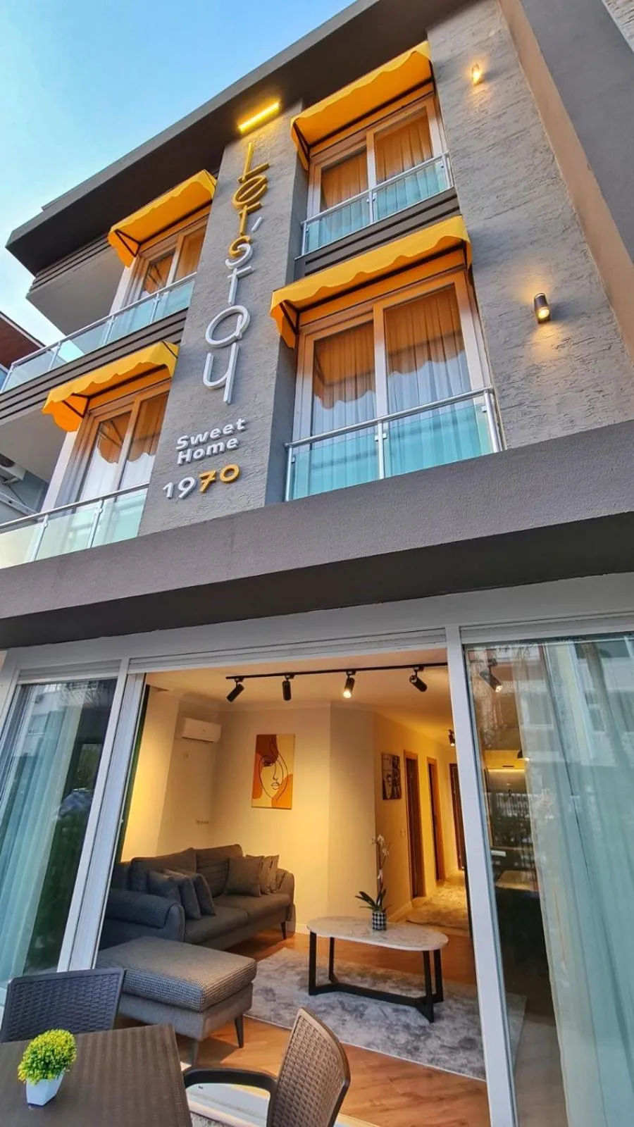 Facade/entrance in Letstay Sweet Home Yellow