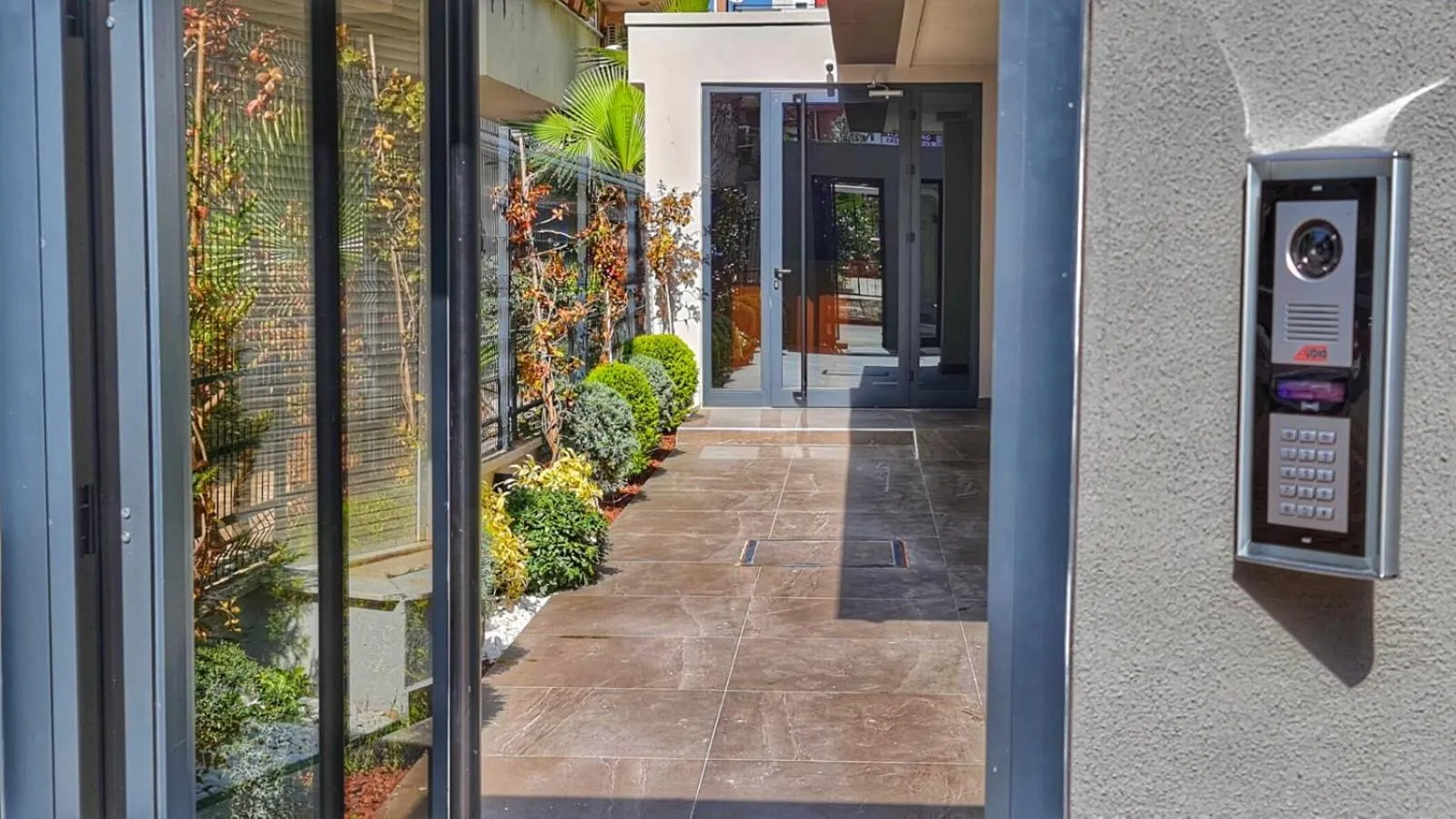 Facade/entrance in Letstay Sweet Home Yellow