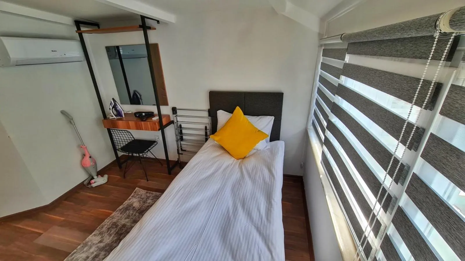 Bed in Letstay Sweet Home Yellow