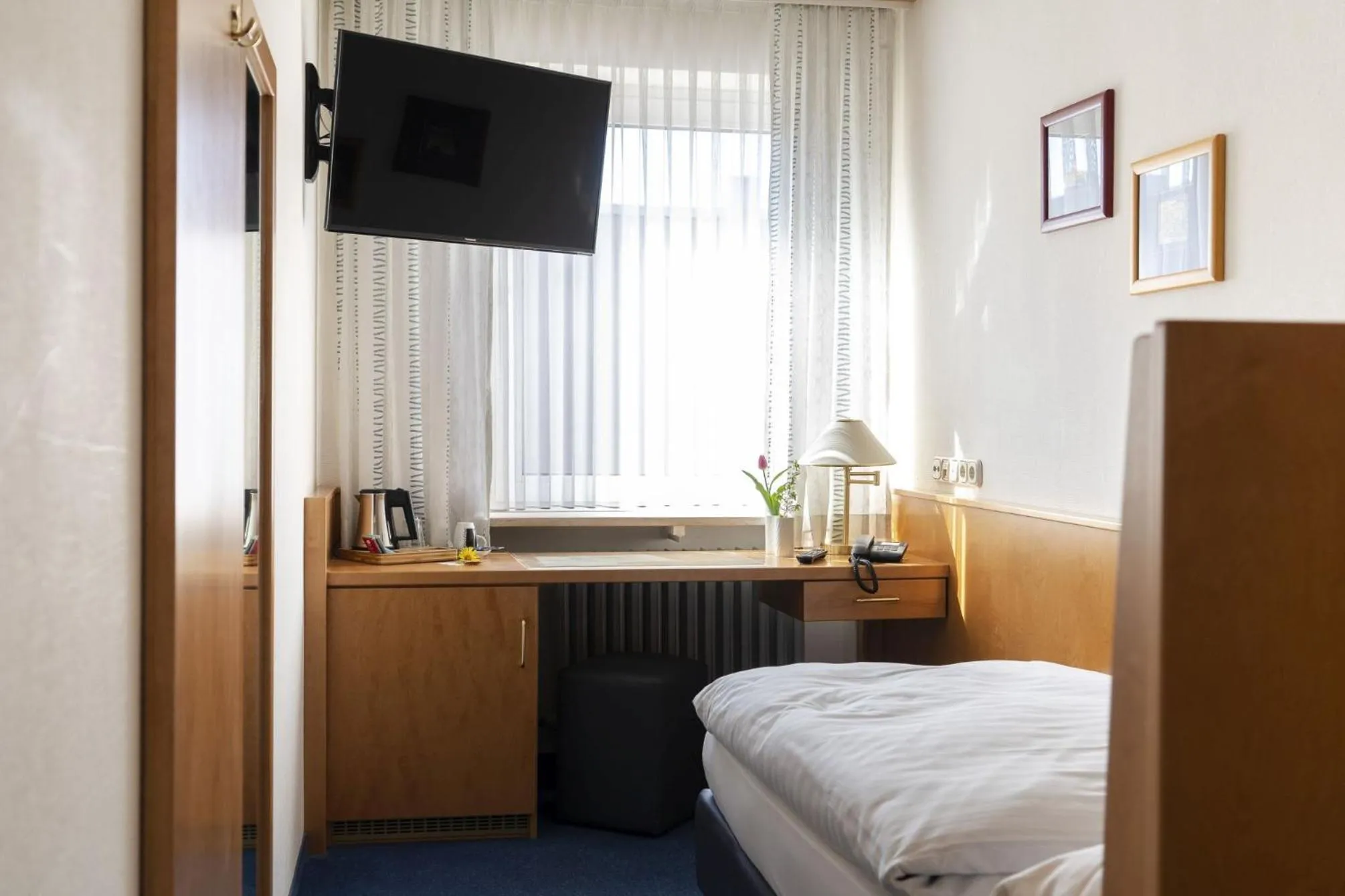 TV and multimedia, Bed in Hotel & Apartments Böhm