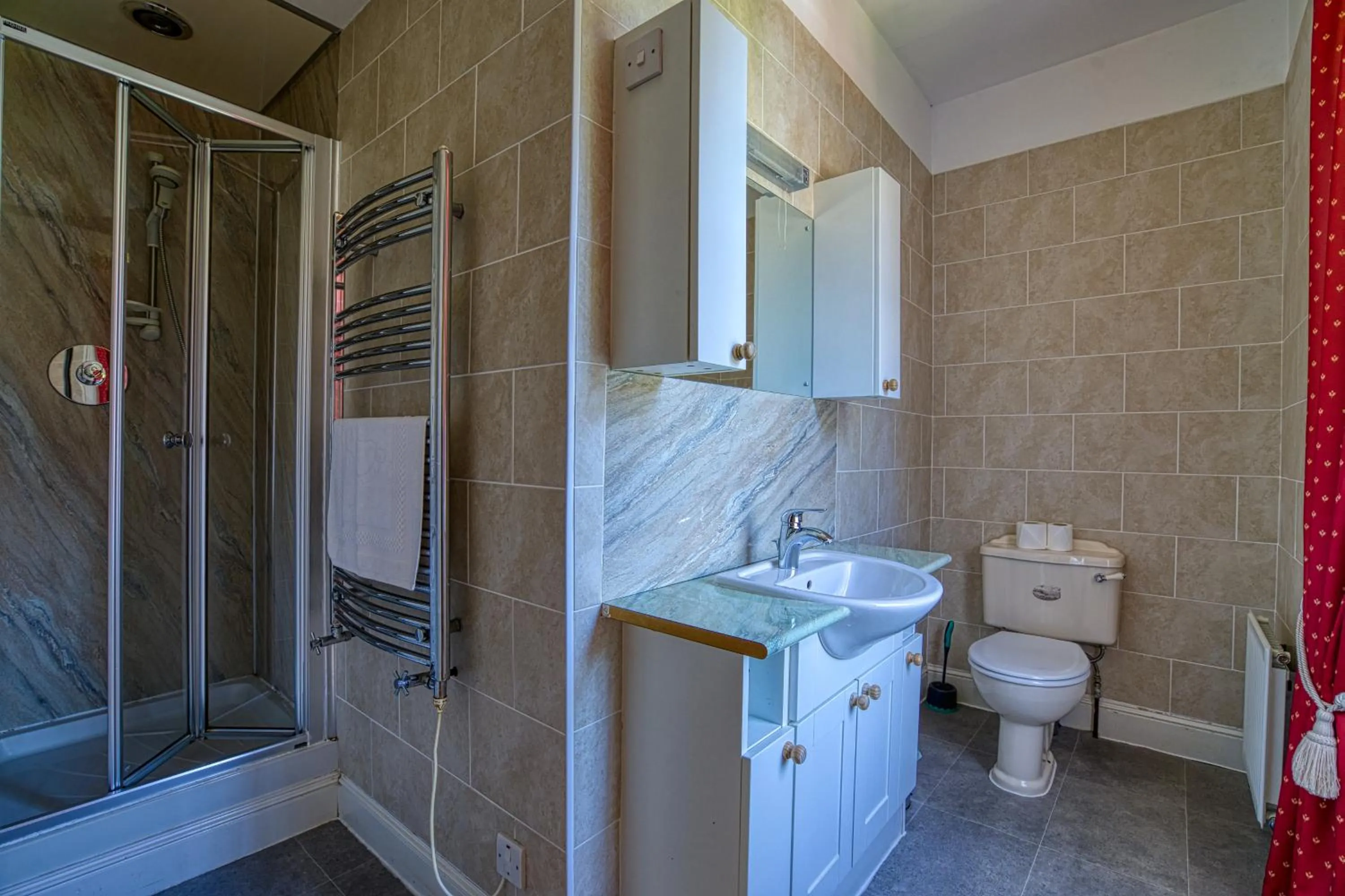 Shower in Woodlands Bed and Breakfast