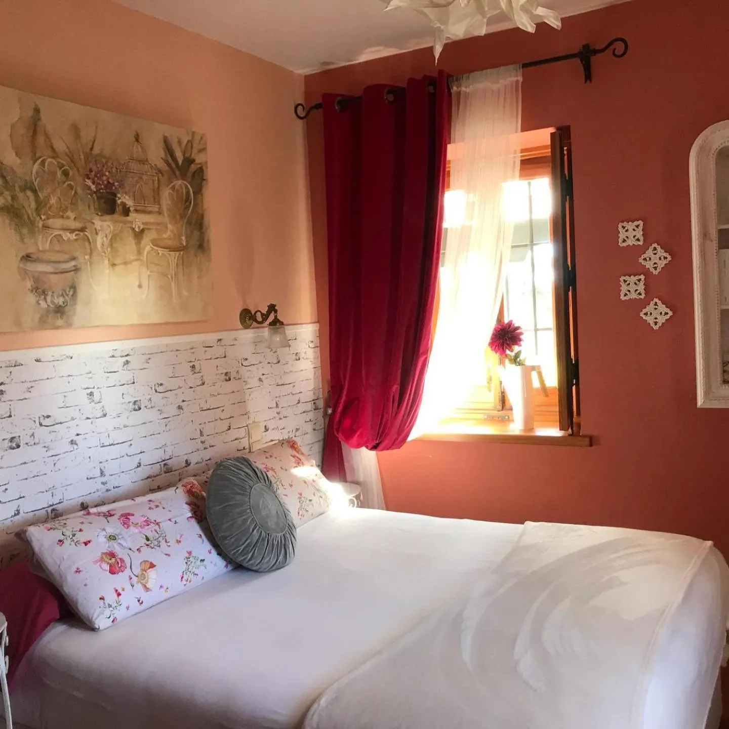 Photo of the whole room, Bed in El Torreon de Navacerrada