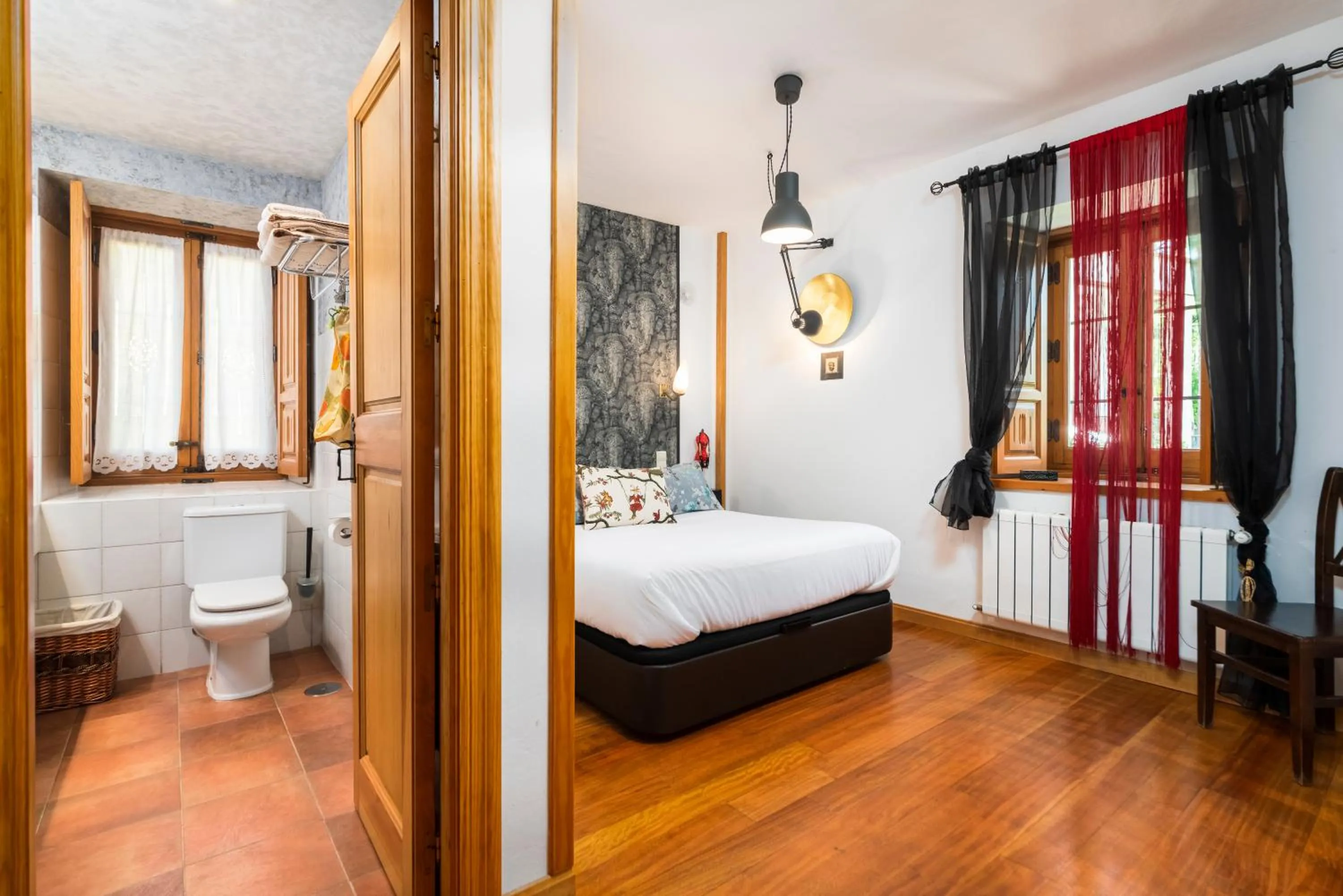 Photo of the whole room, Bed in El Torreon de Navacerrada