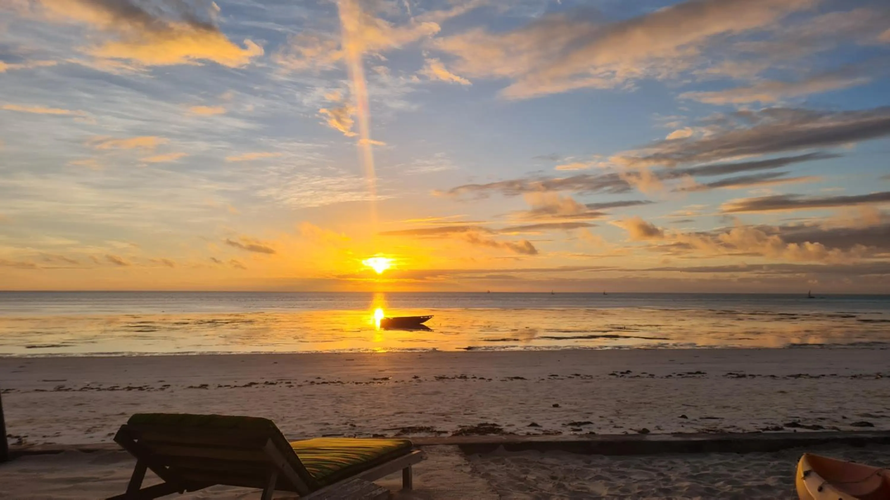 Beach in Garden Beach Bungalows Jambiani