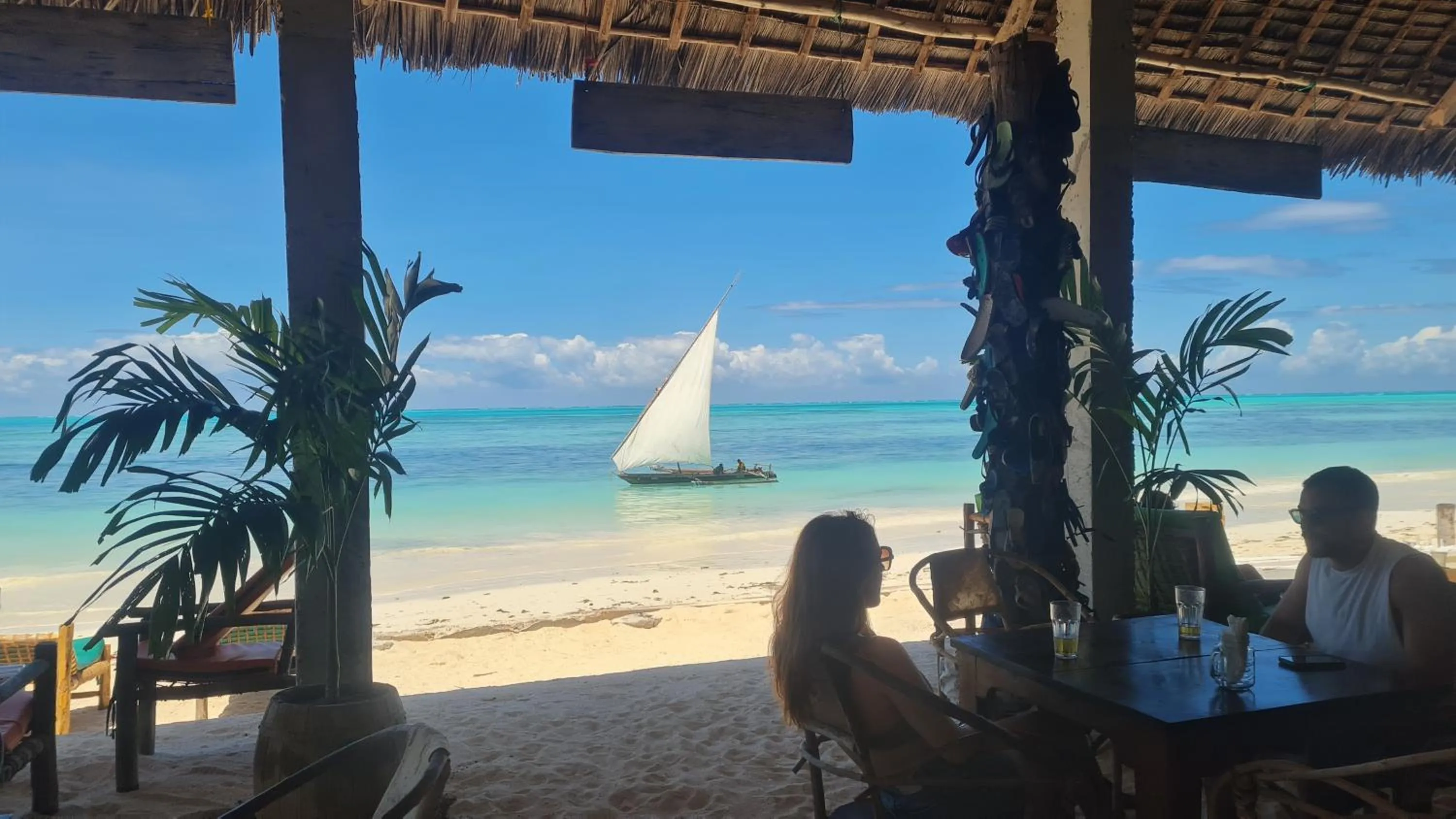 Lounge or bar in Garden Beach Bungalows Jambiani