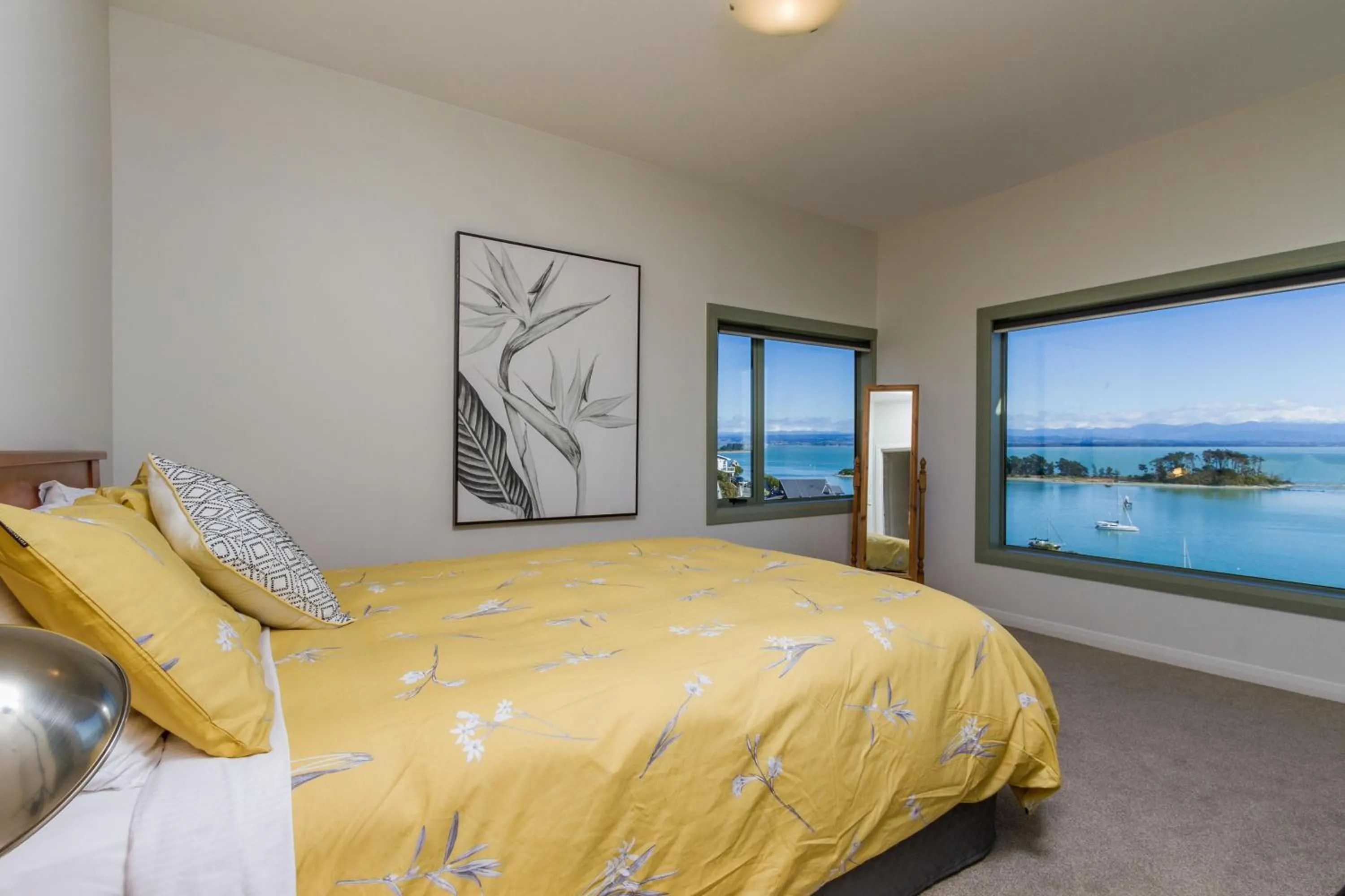 Bedroom, Bed in Harbour View - Three