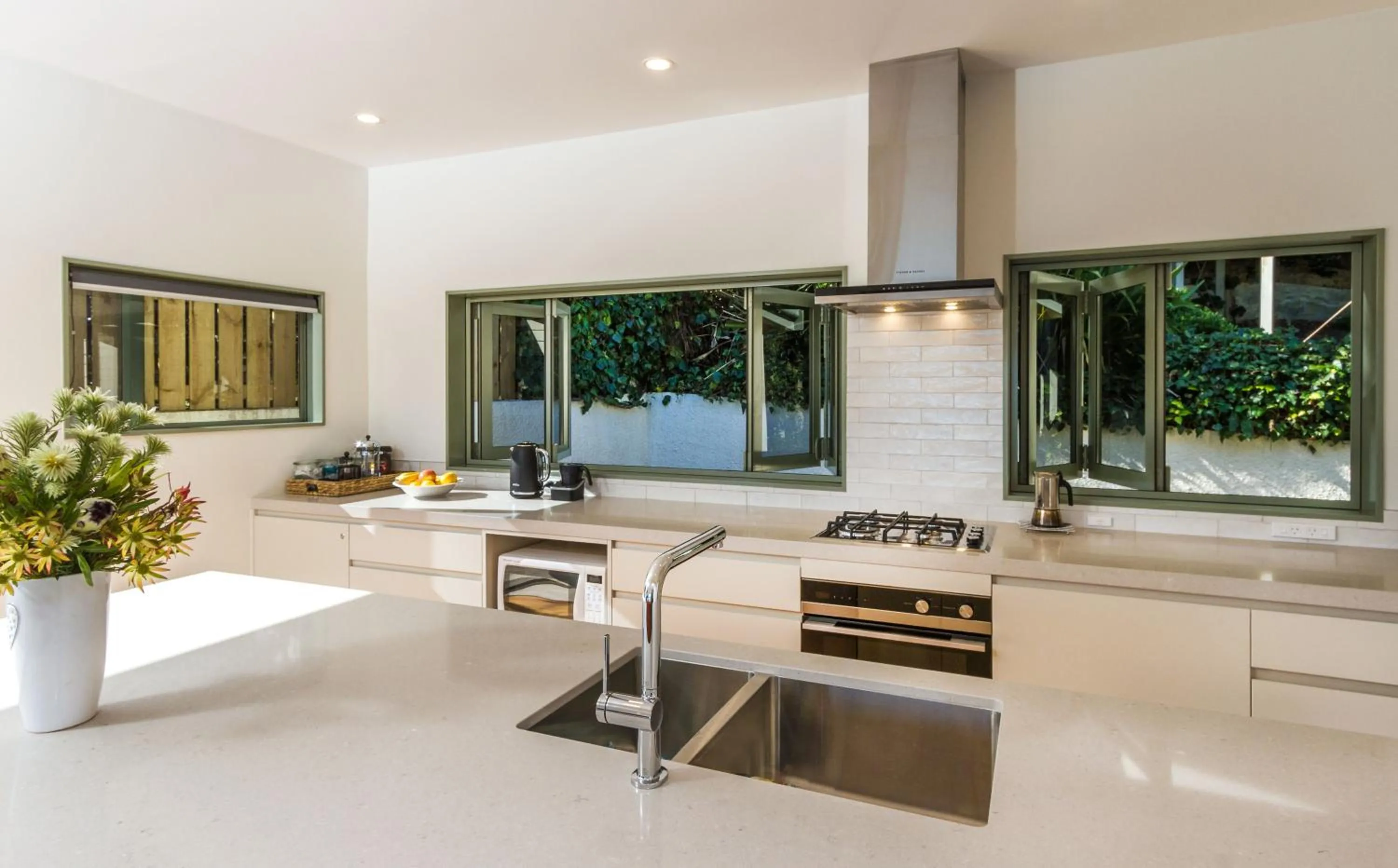 Kitchen or kitchenette in Harbour View - Three