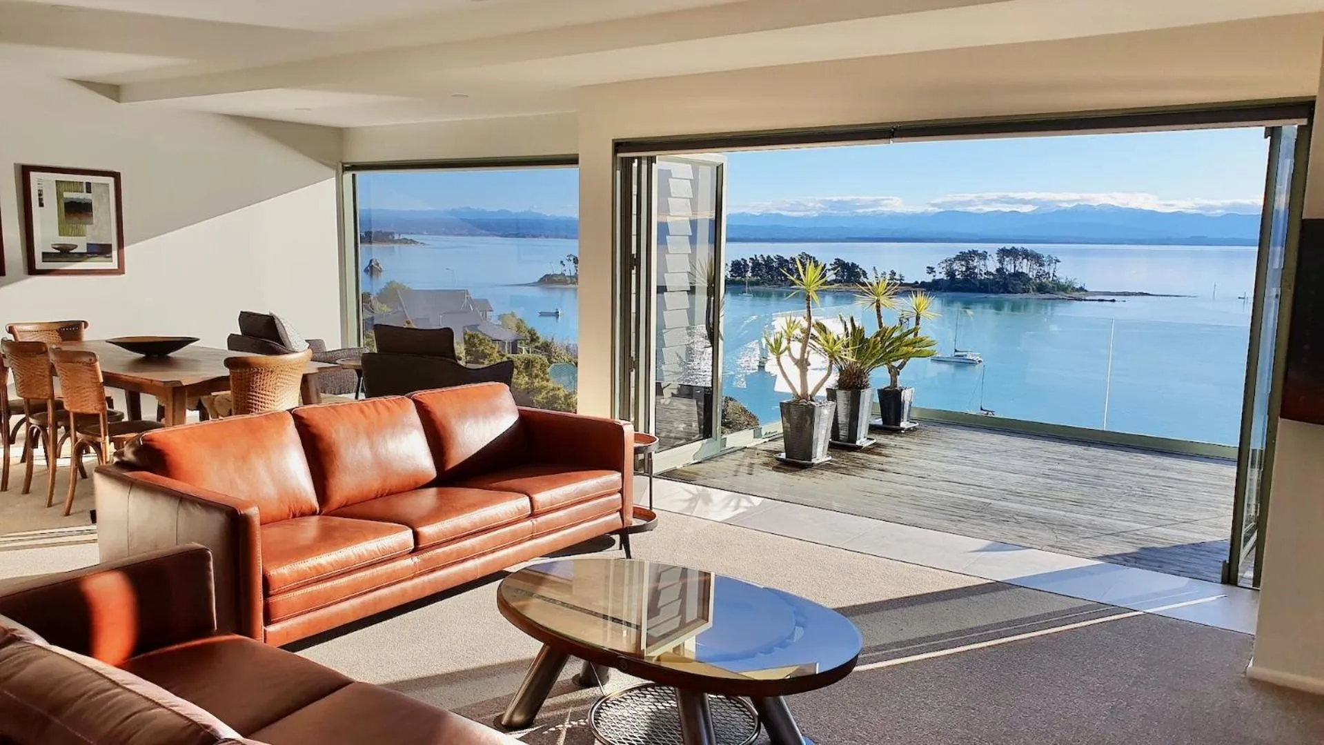 Living room in Harbour View - Three