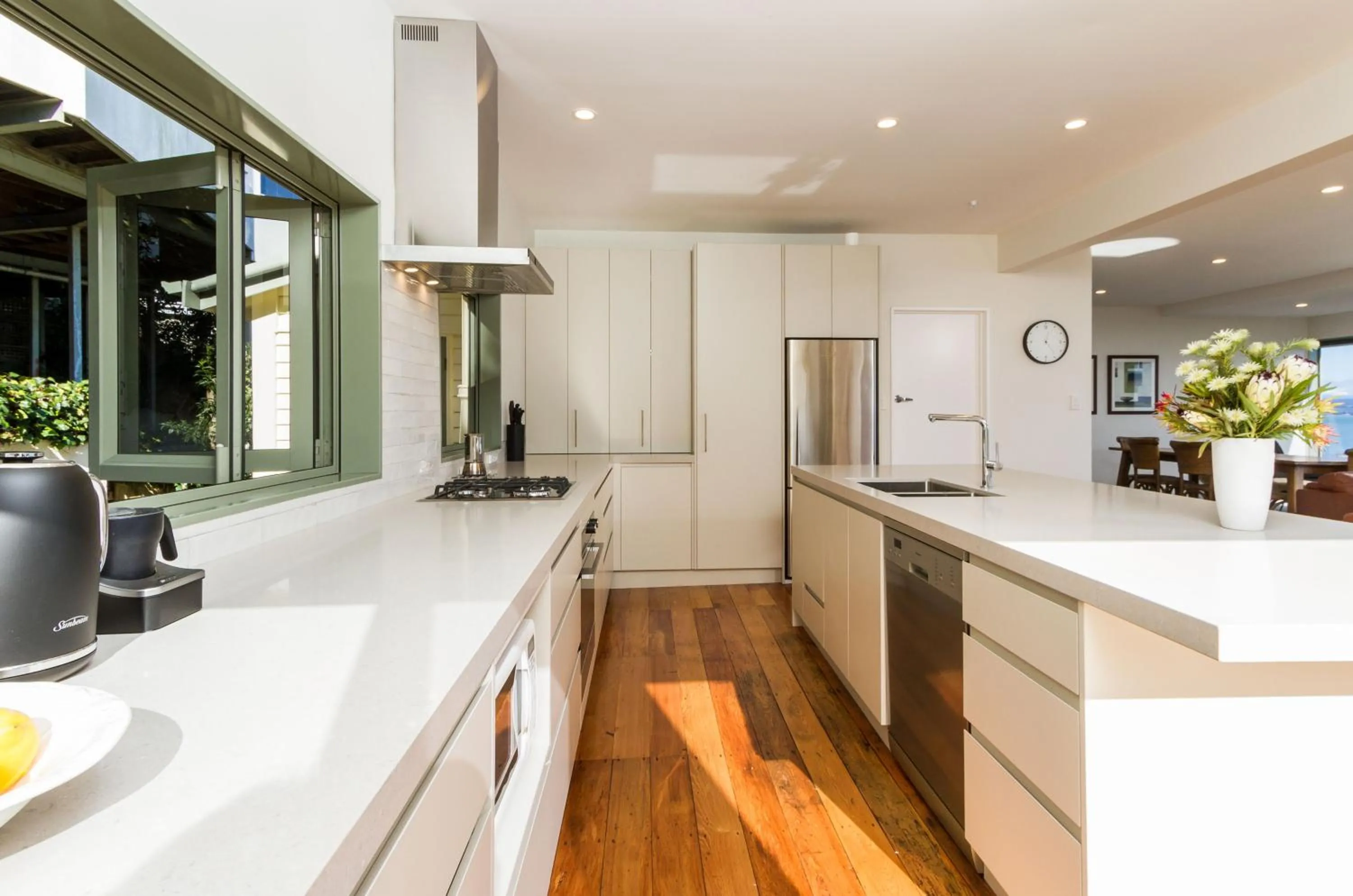 Kitchen or kitchenette in Harbour View - Three