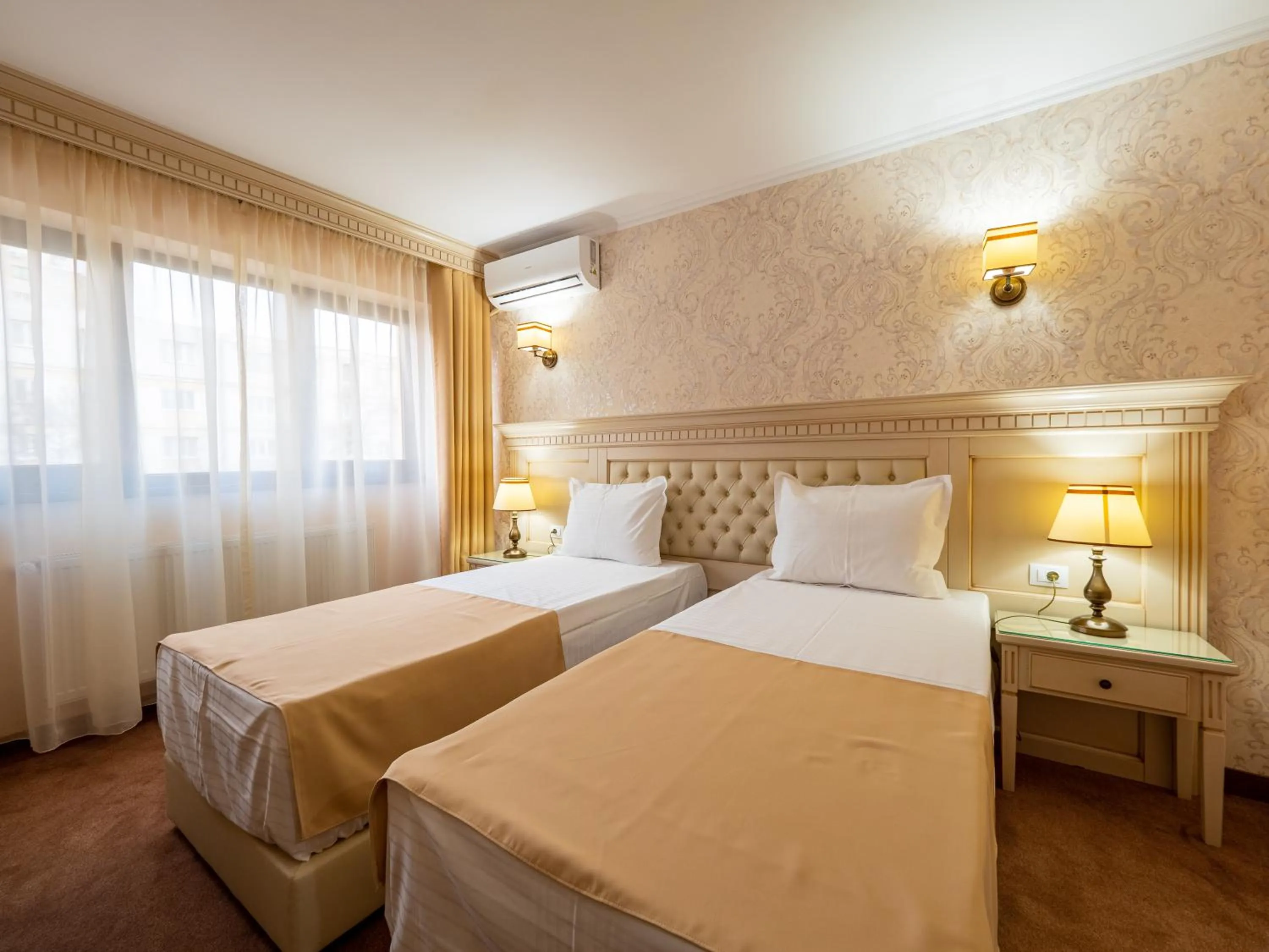 Bedroom, Bed in Hotel Orient Galati