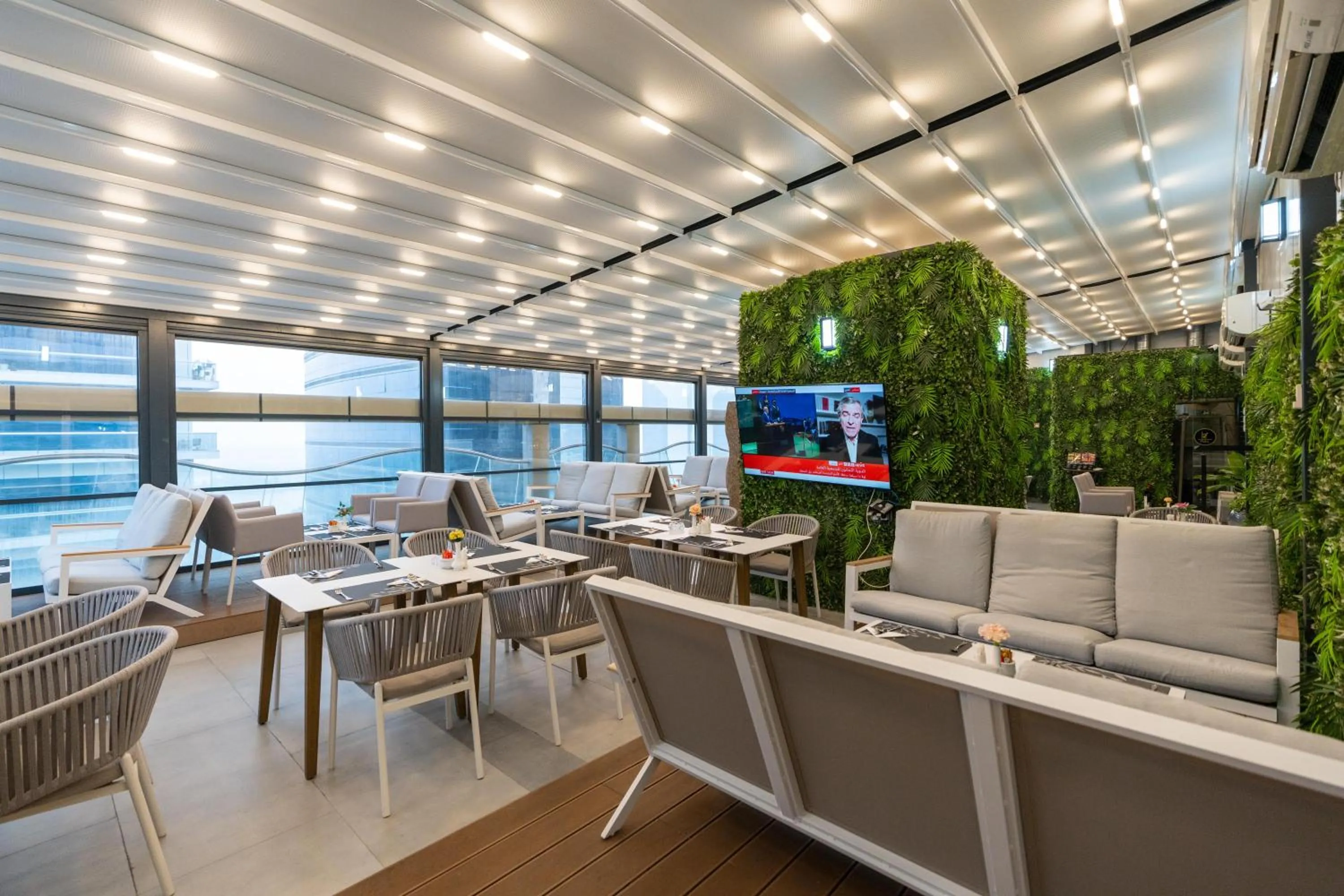 Restaurant/places to eat in Samaya Hotel Deira