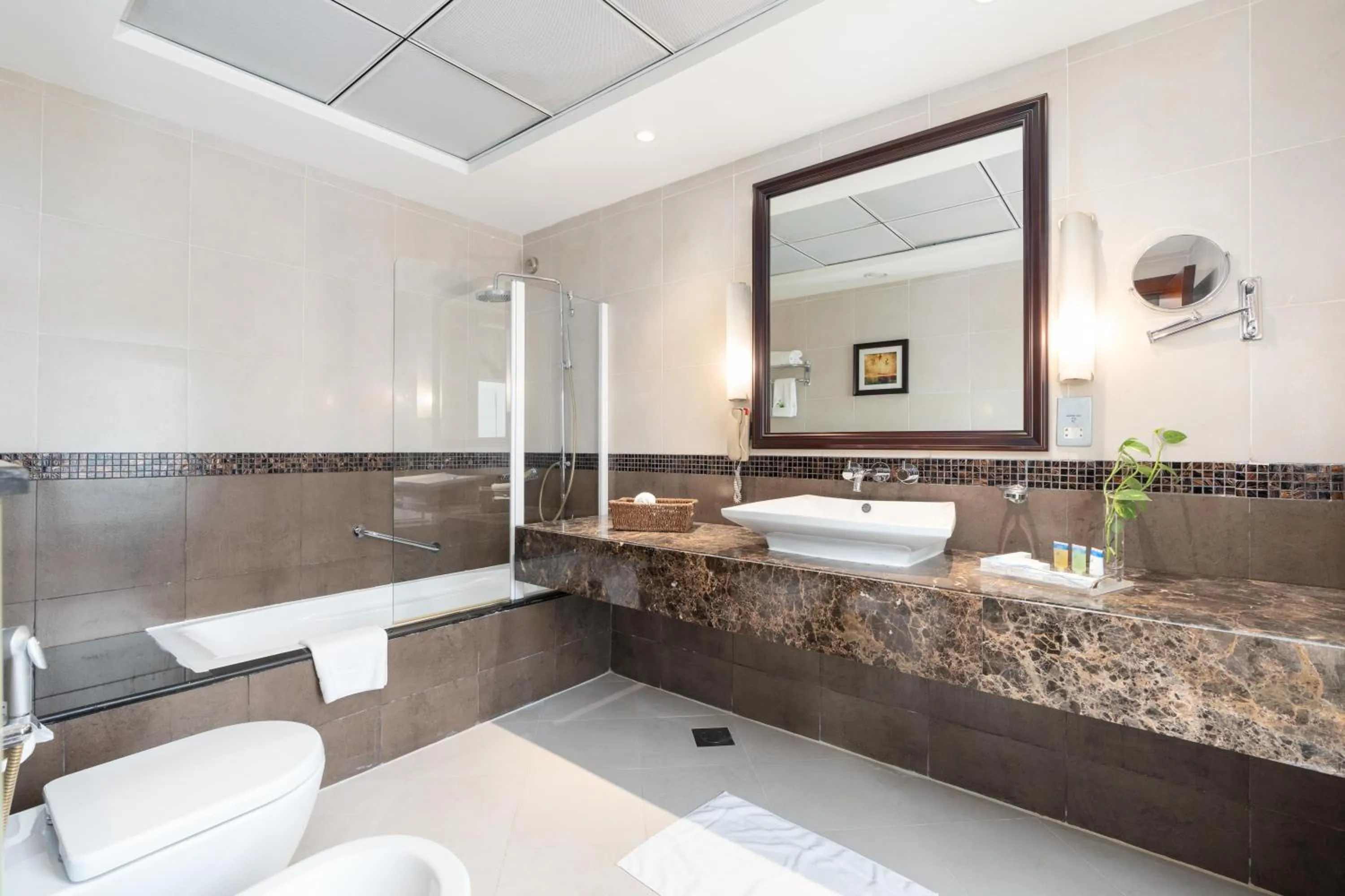 Bathroom in Samaya Hotel Deira