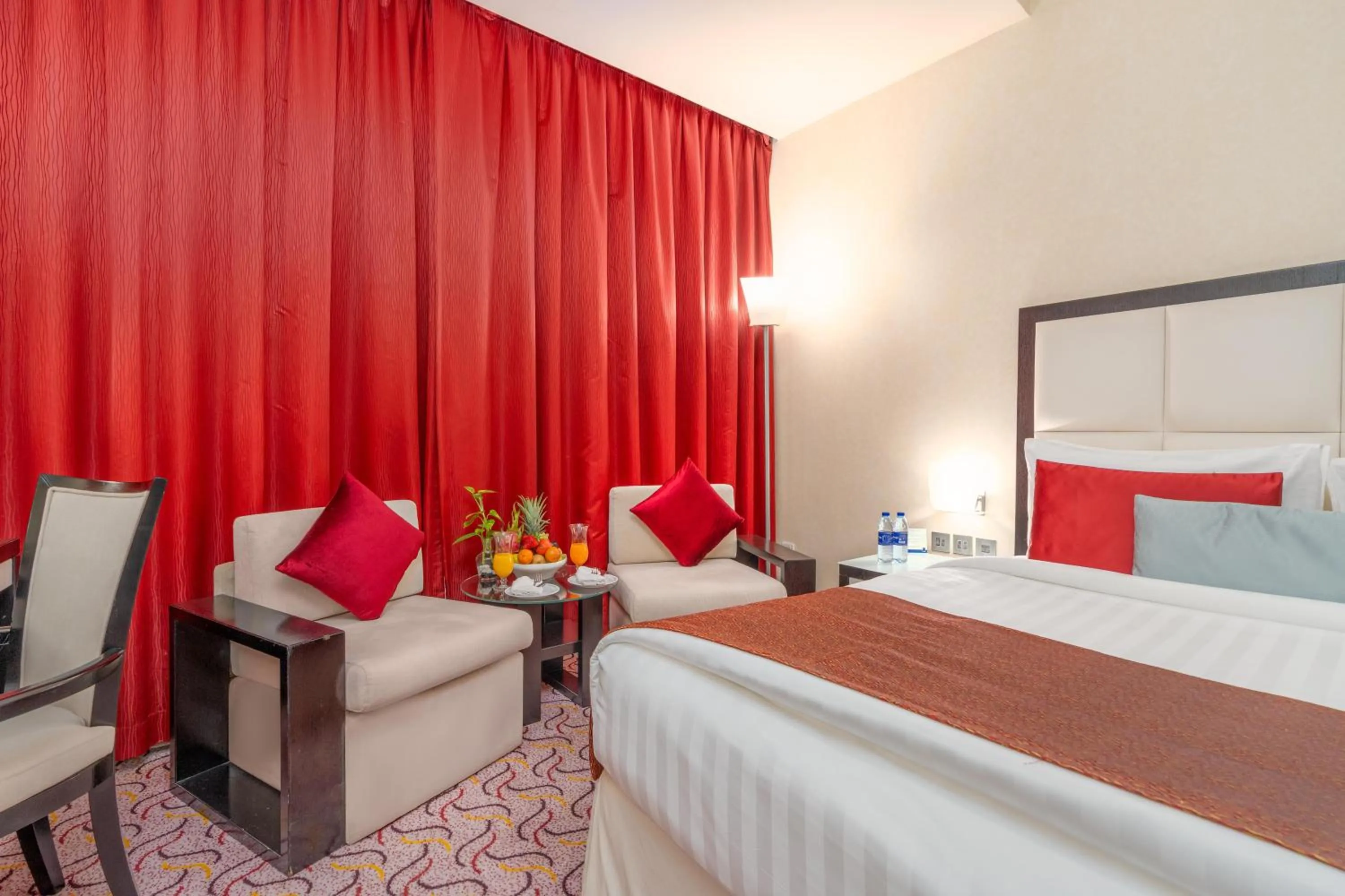 Bedroom, Bed in Samaya Hotel Deira