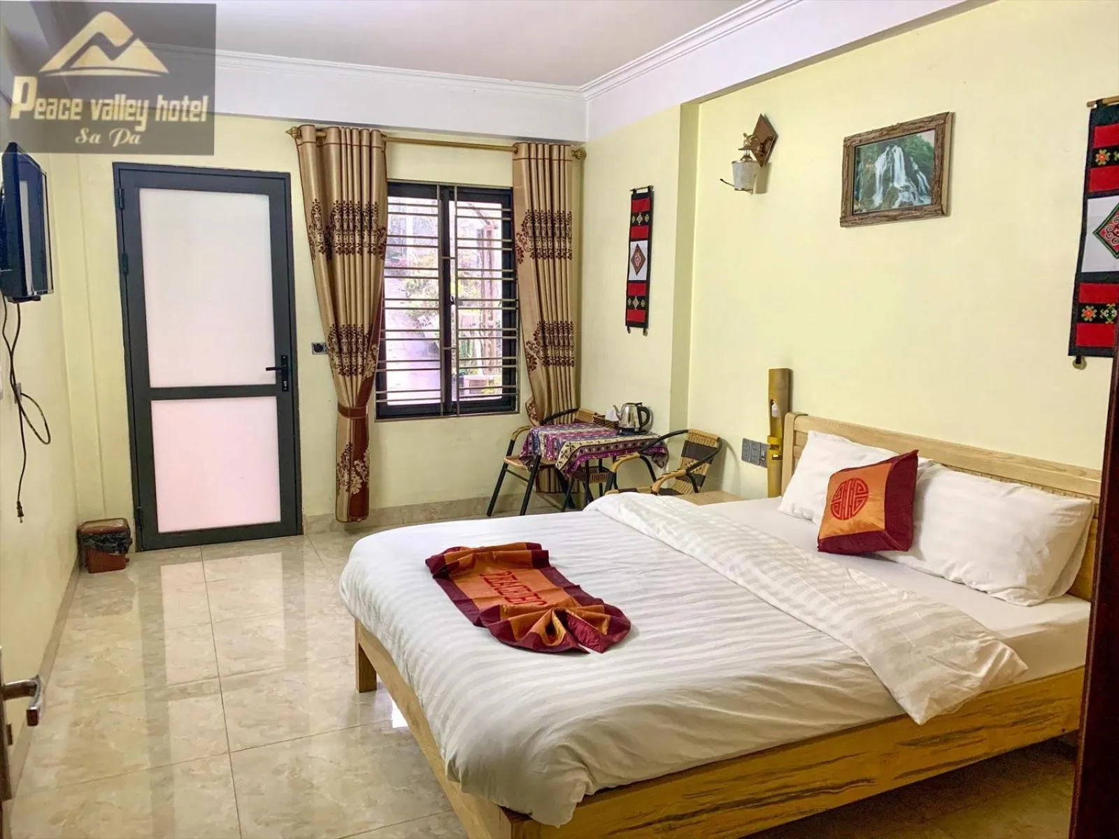 Bed in SaPa Peace Valley hotel