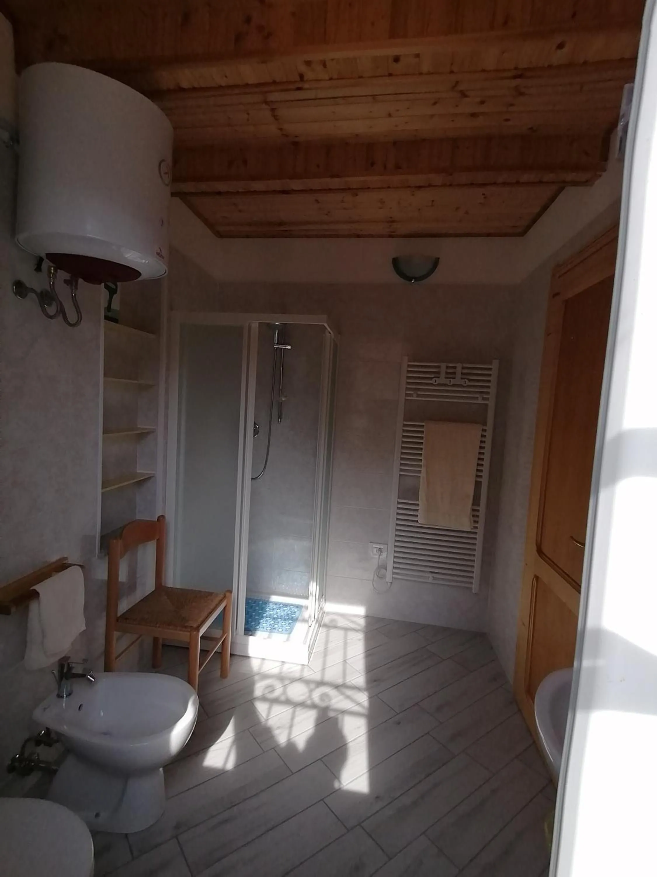 Shower in Al Souvenir