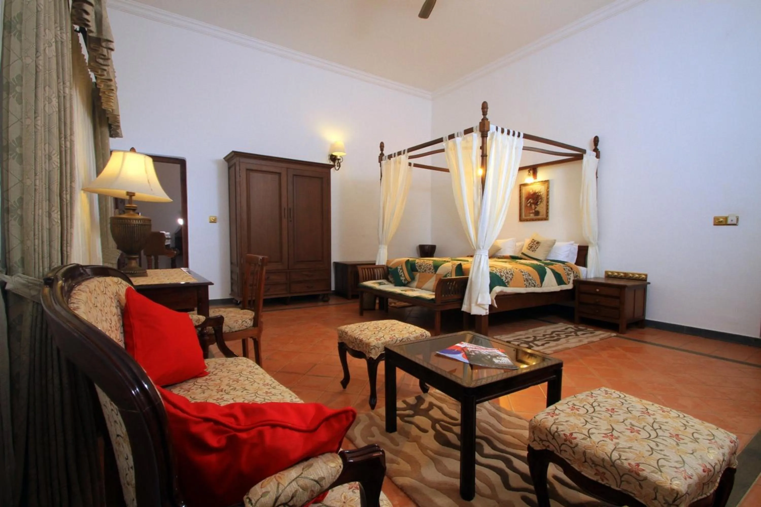 Photo of the whole room in Parisons Plantation Experiences by Abad