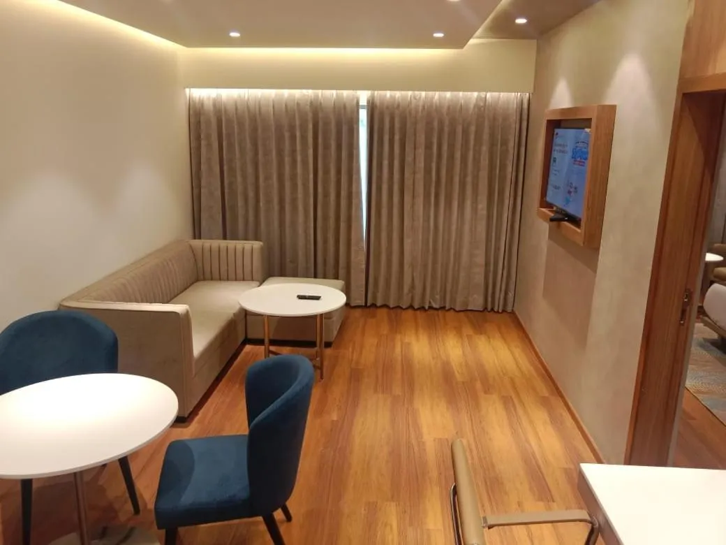 Guests in The Central Park Hotel