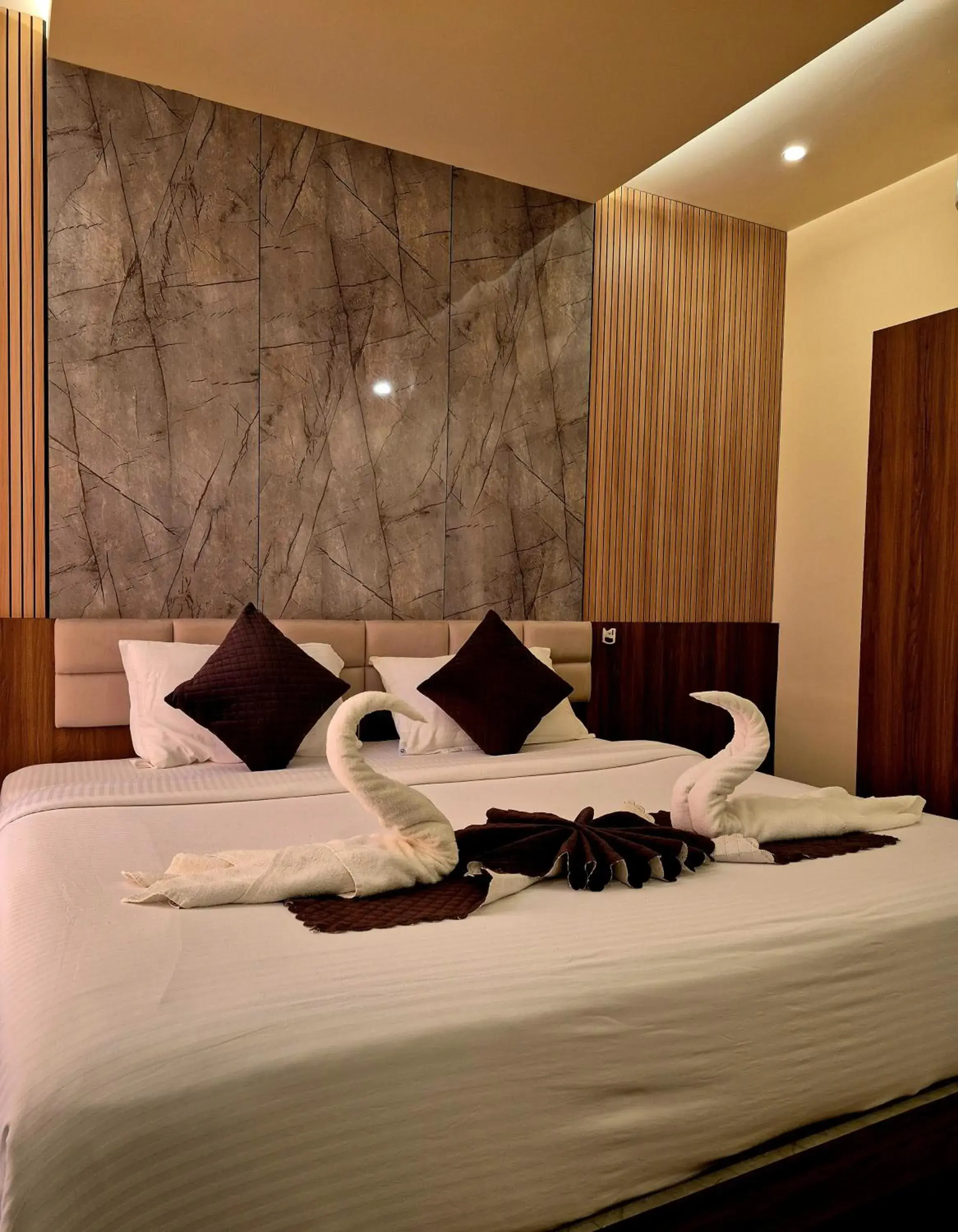 Photo of the whole room, Bed in Holiday Heaven Munnar Photo of the whole room, Bed in Holiday Heaven Munnar