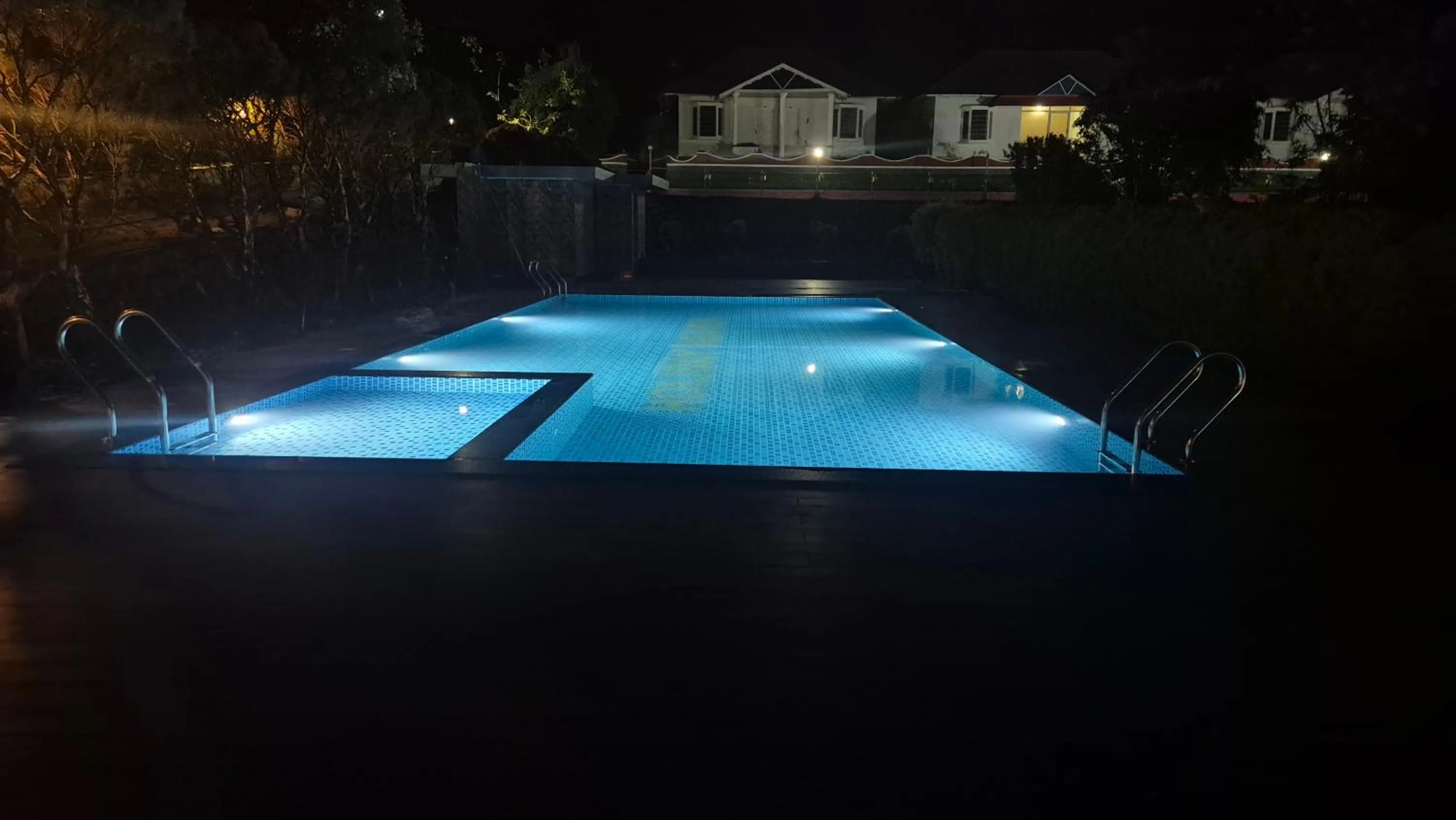 Swimming pool in Holiday Heaven Munnar