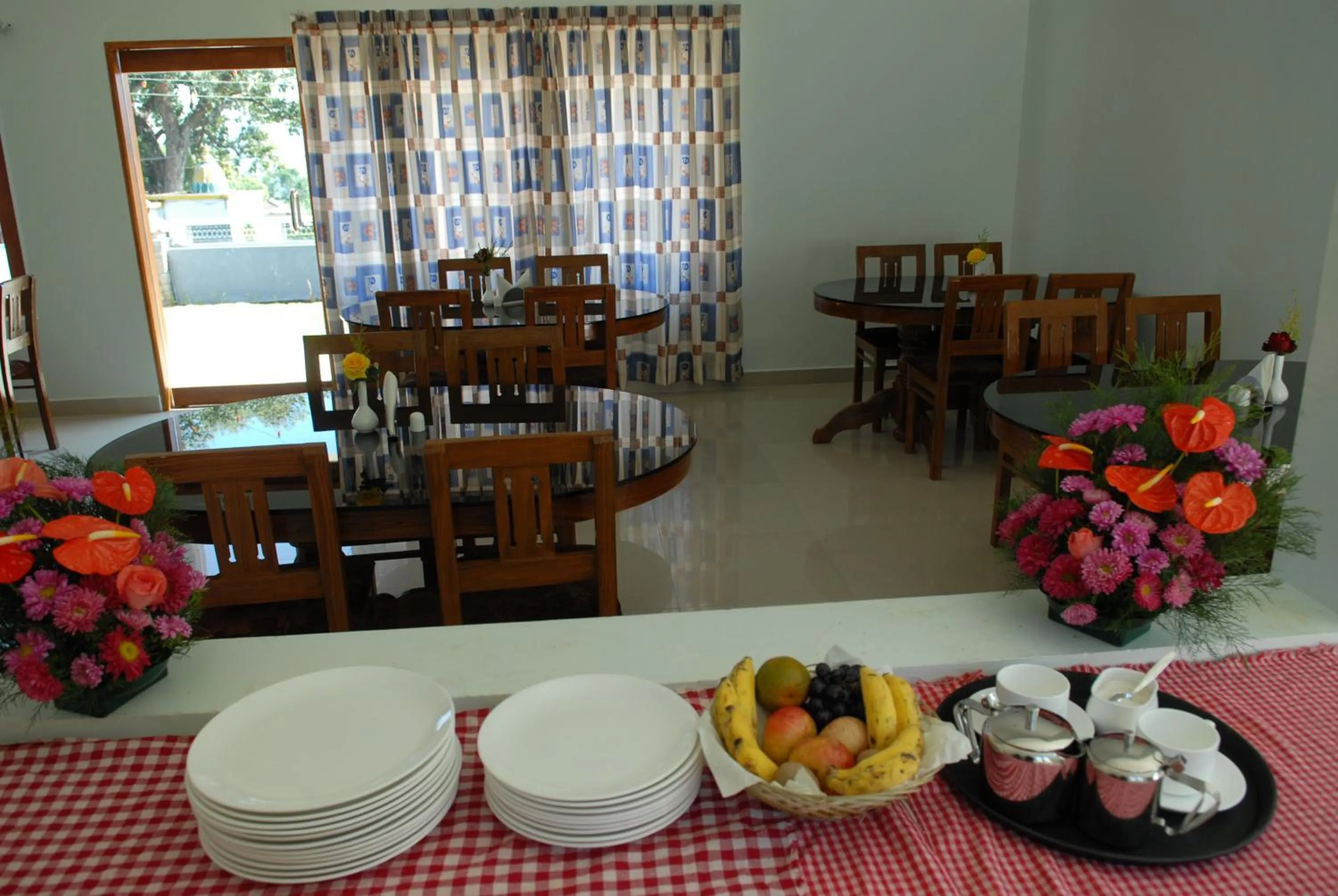 Restaurant/places to eat in Holiday Heaven Munnar