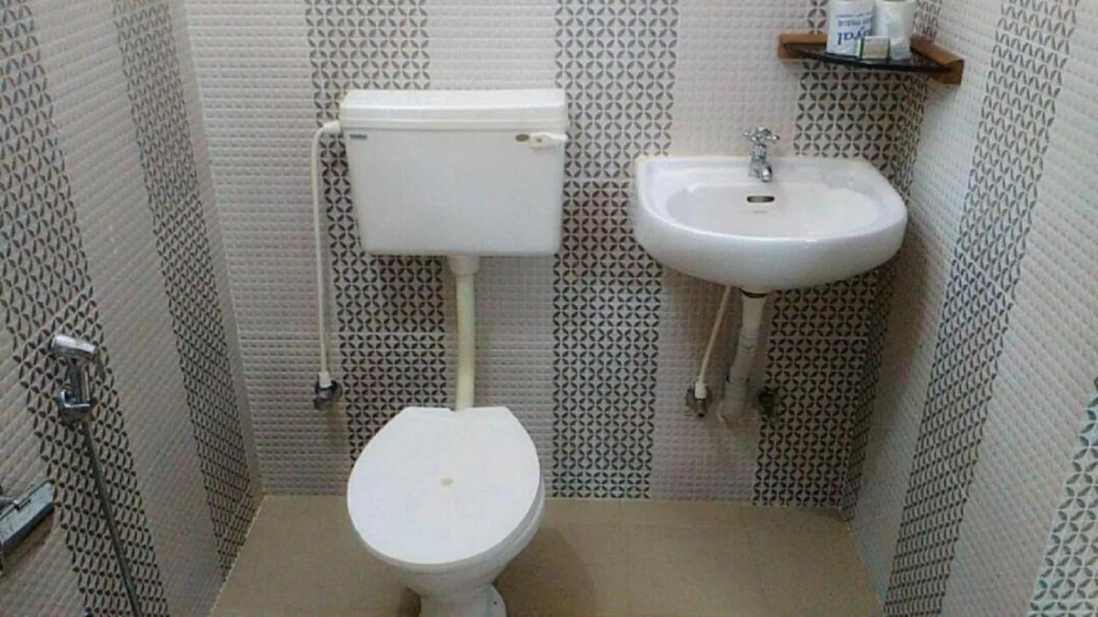 Shower in Jickys Nest