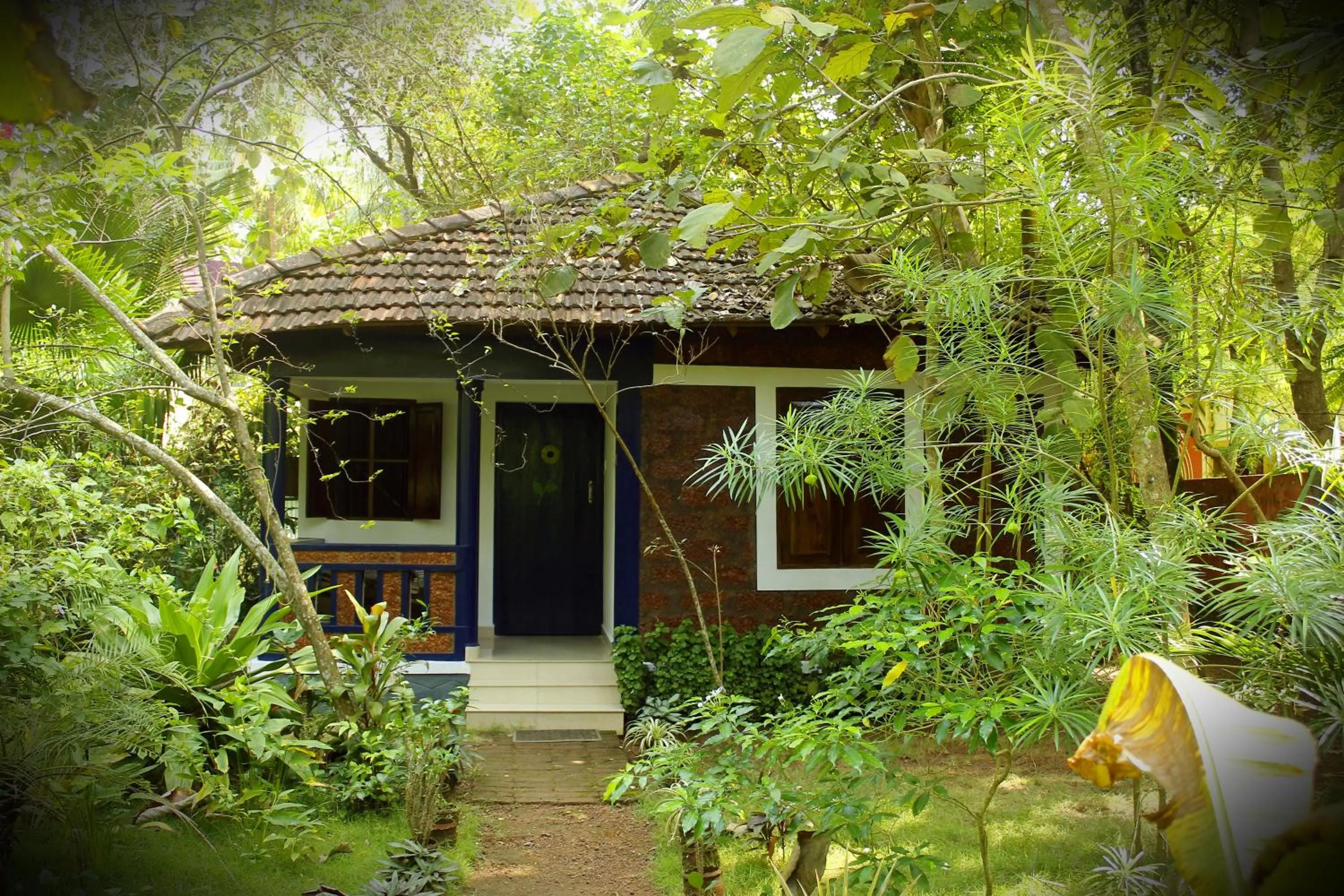 Facade/entrance in Jickys Nest