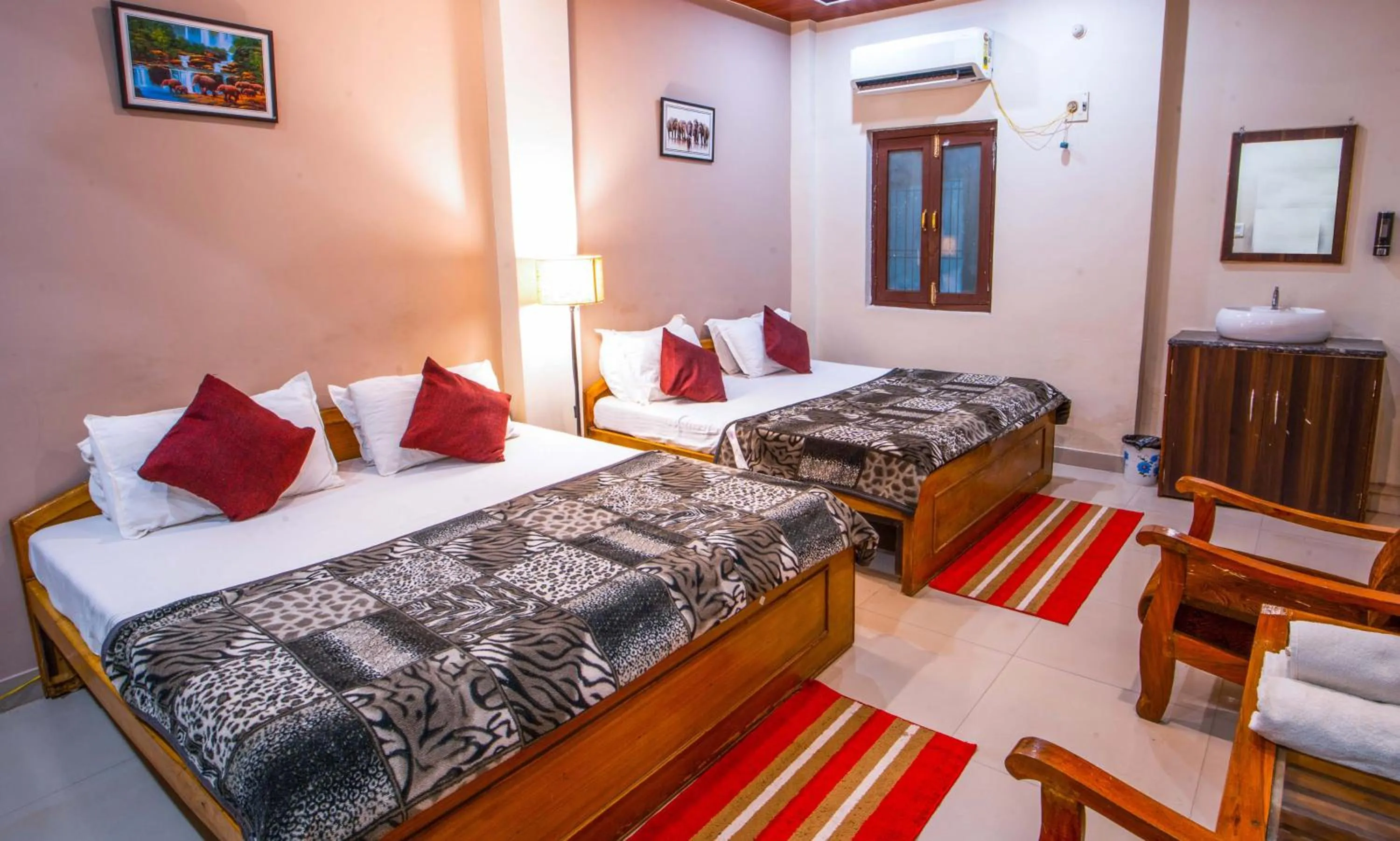 Bedroom, Bed in Hotel Jungle Palace Resort