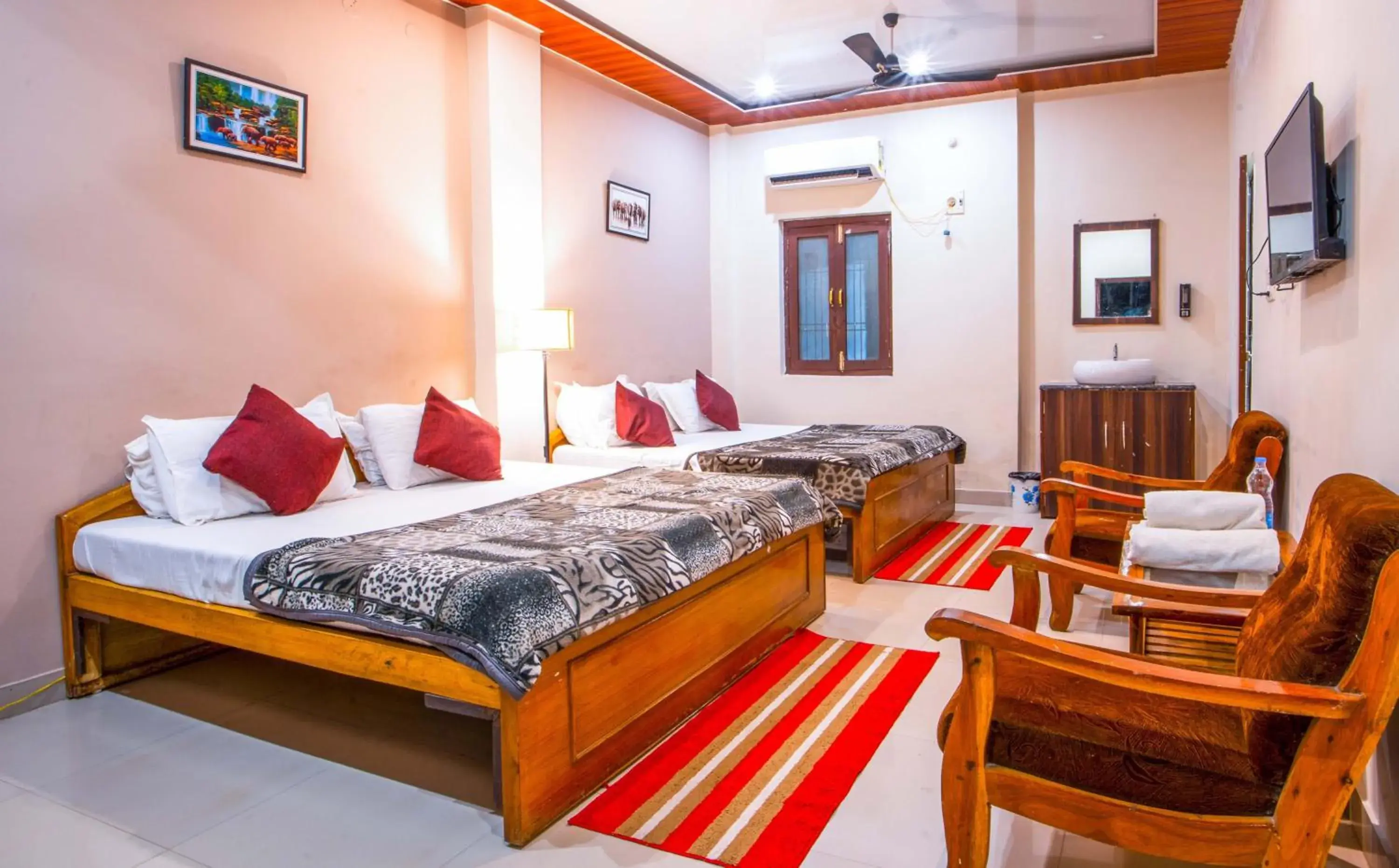 Bedroom, Bed in Hotel Jungle Palace Resort Bedroom, Bed in Hotel Jungle Palace Resort