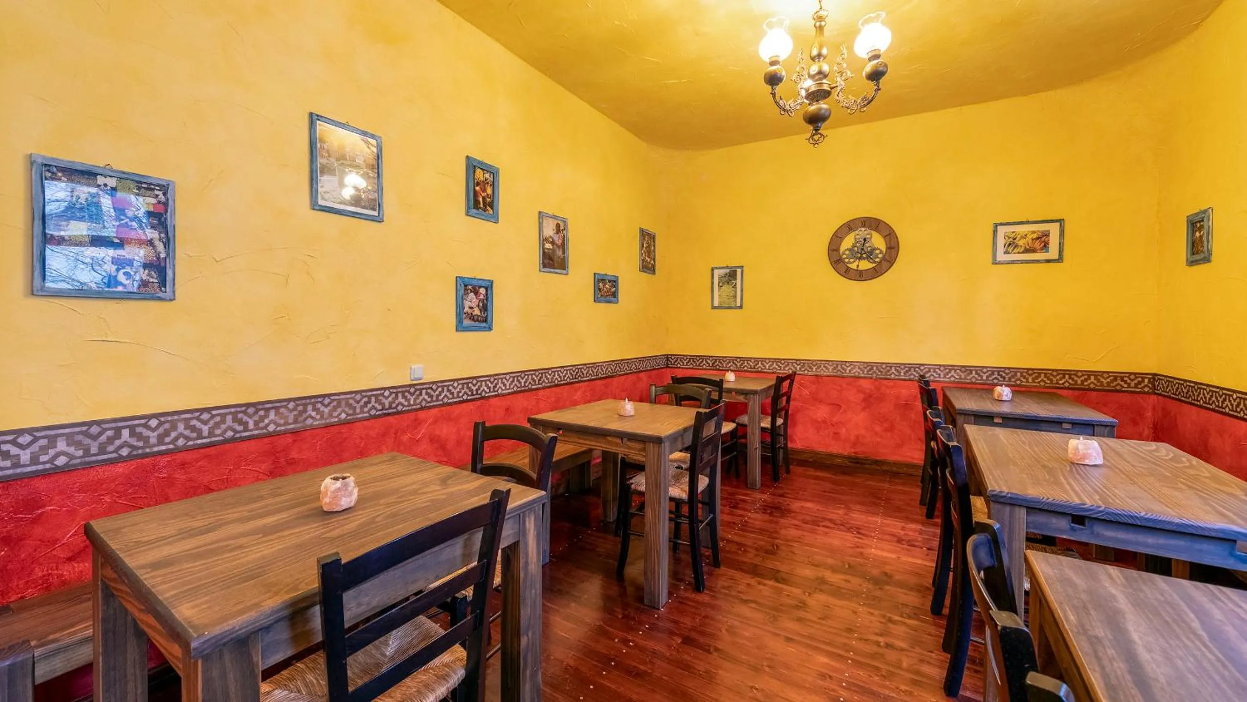 Communal lounge/ TV room in Gästehaus Mezcalero