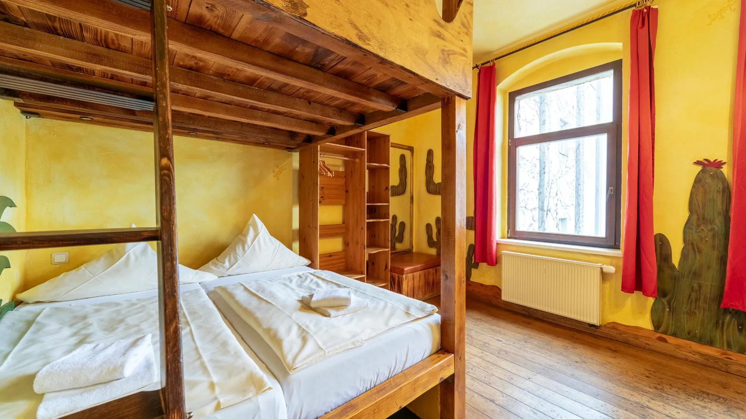 Photo of the whole room, Bed in Gästehaus Mezcalero