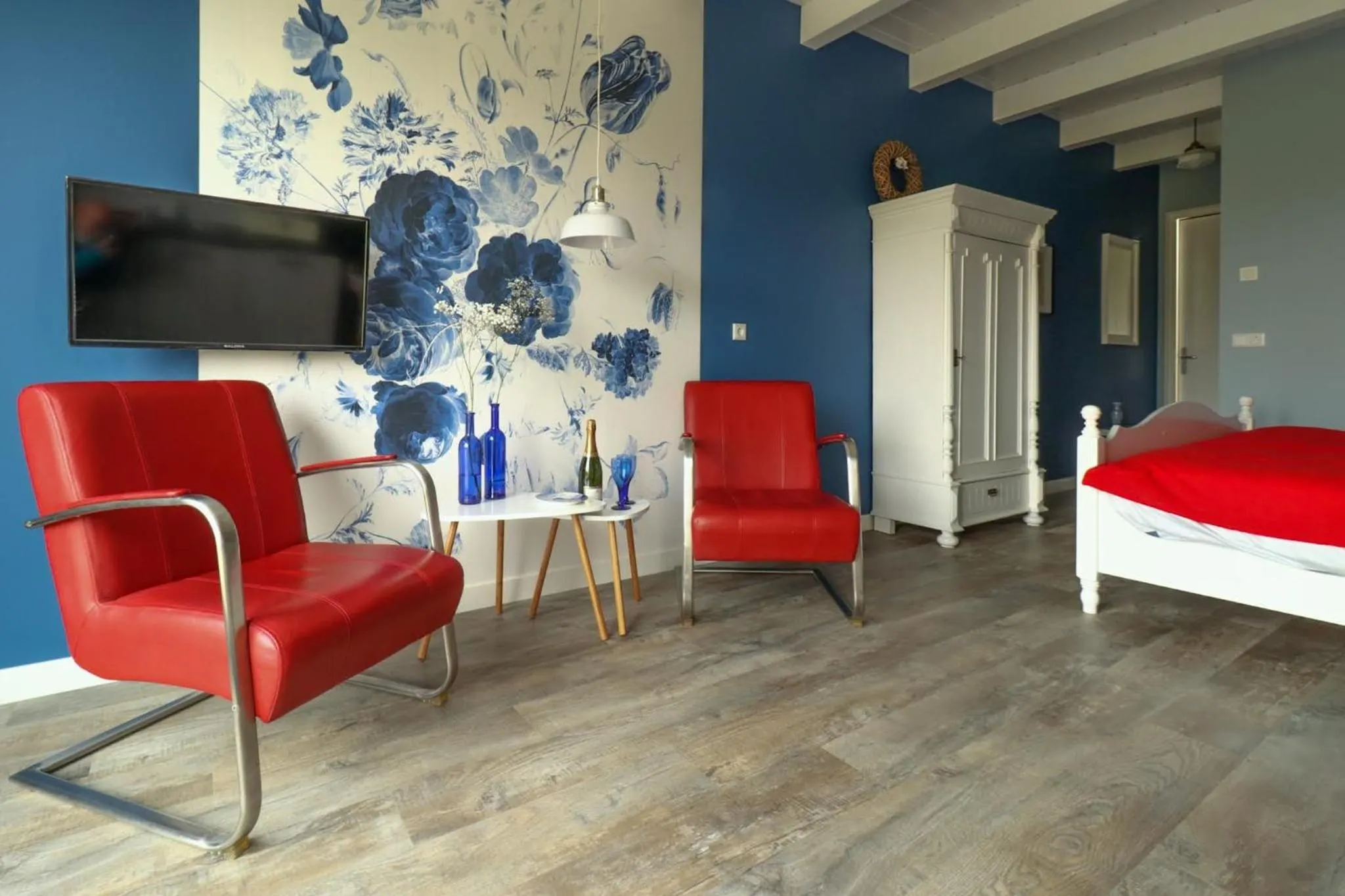 TV and multimedia, Bed in B&B Buutegeweun