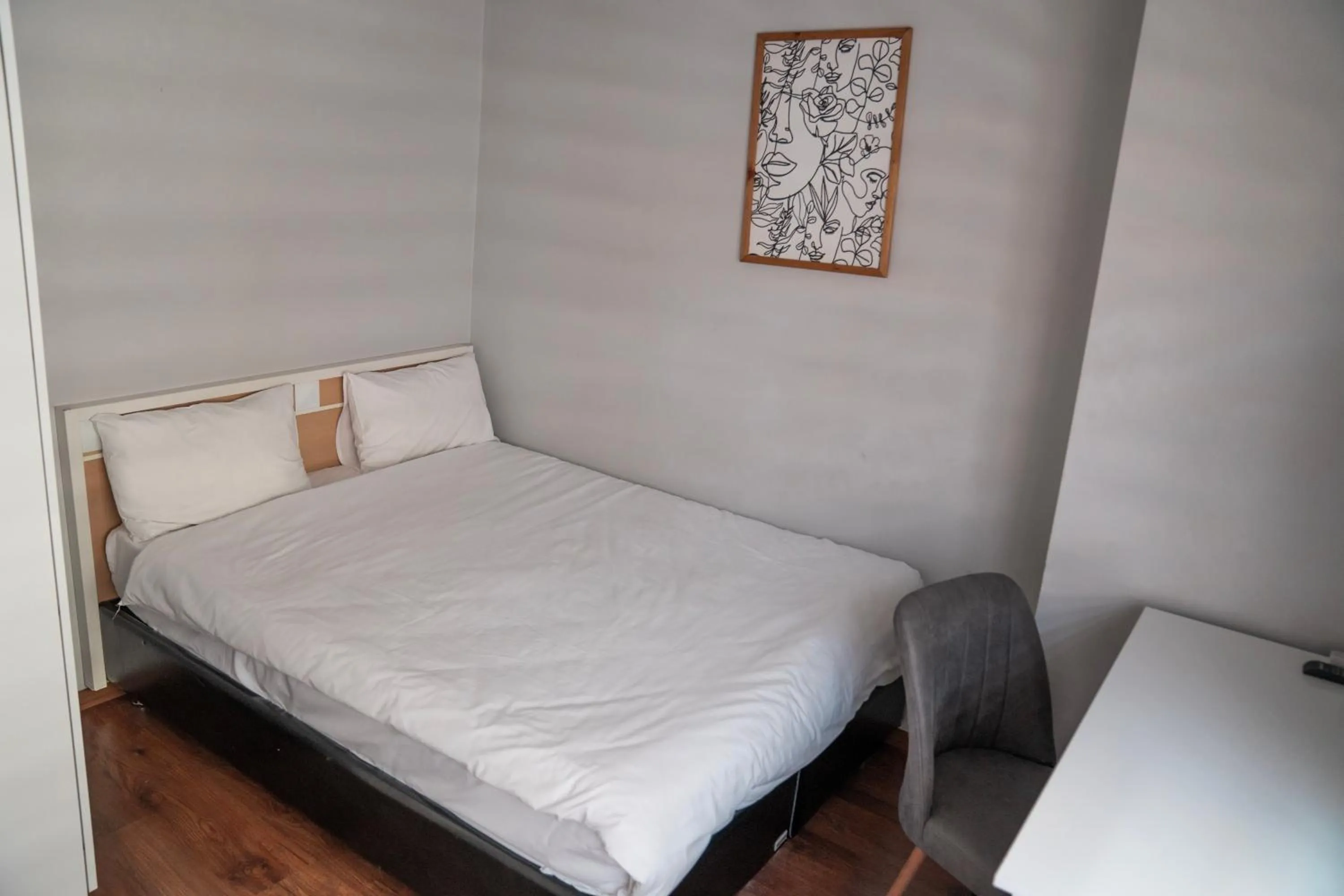 Photo of the whole room, Bed in Taxim No1 Suites