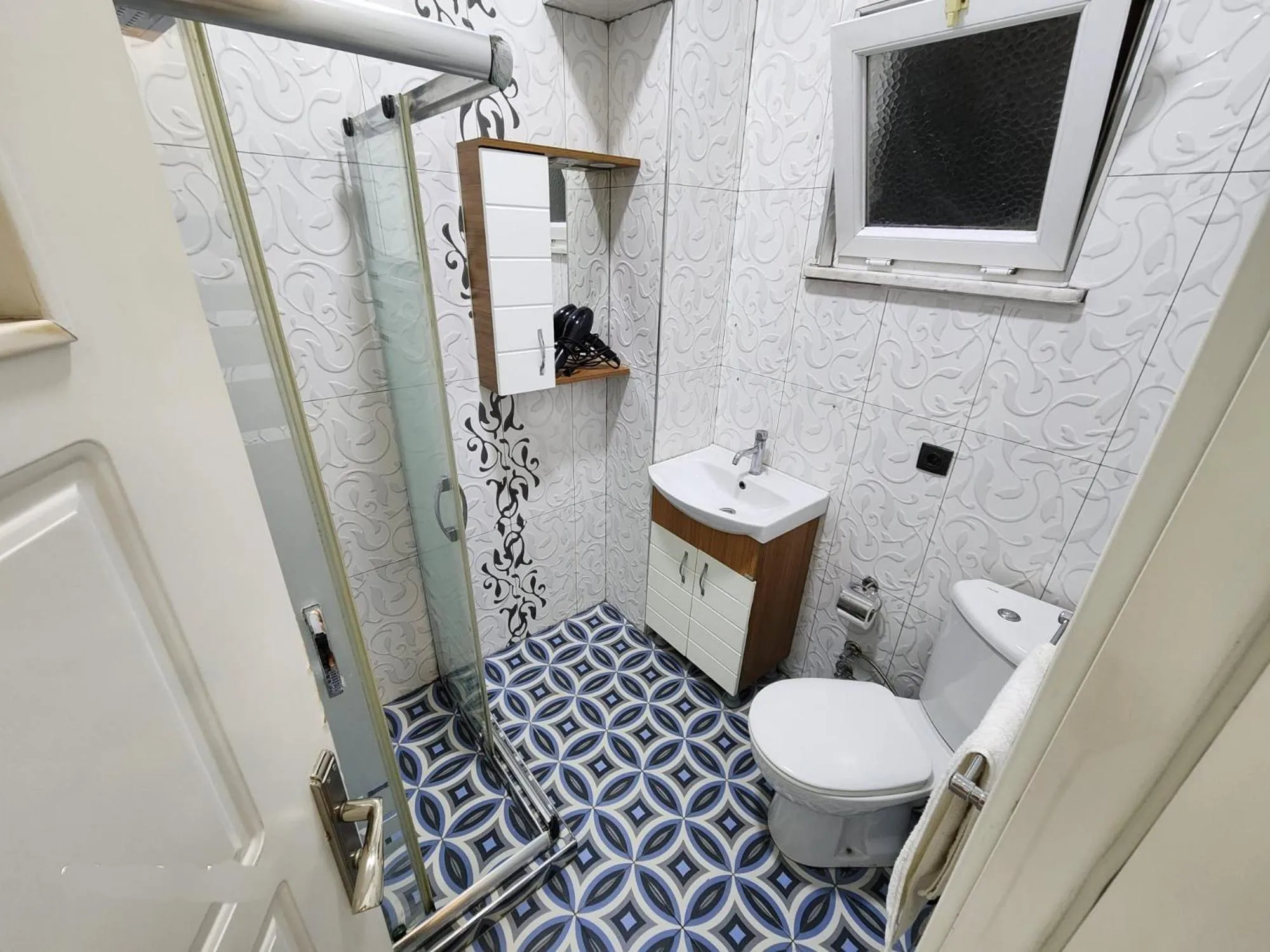 Shower in Taxim No1 Suites