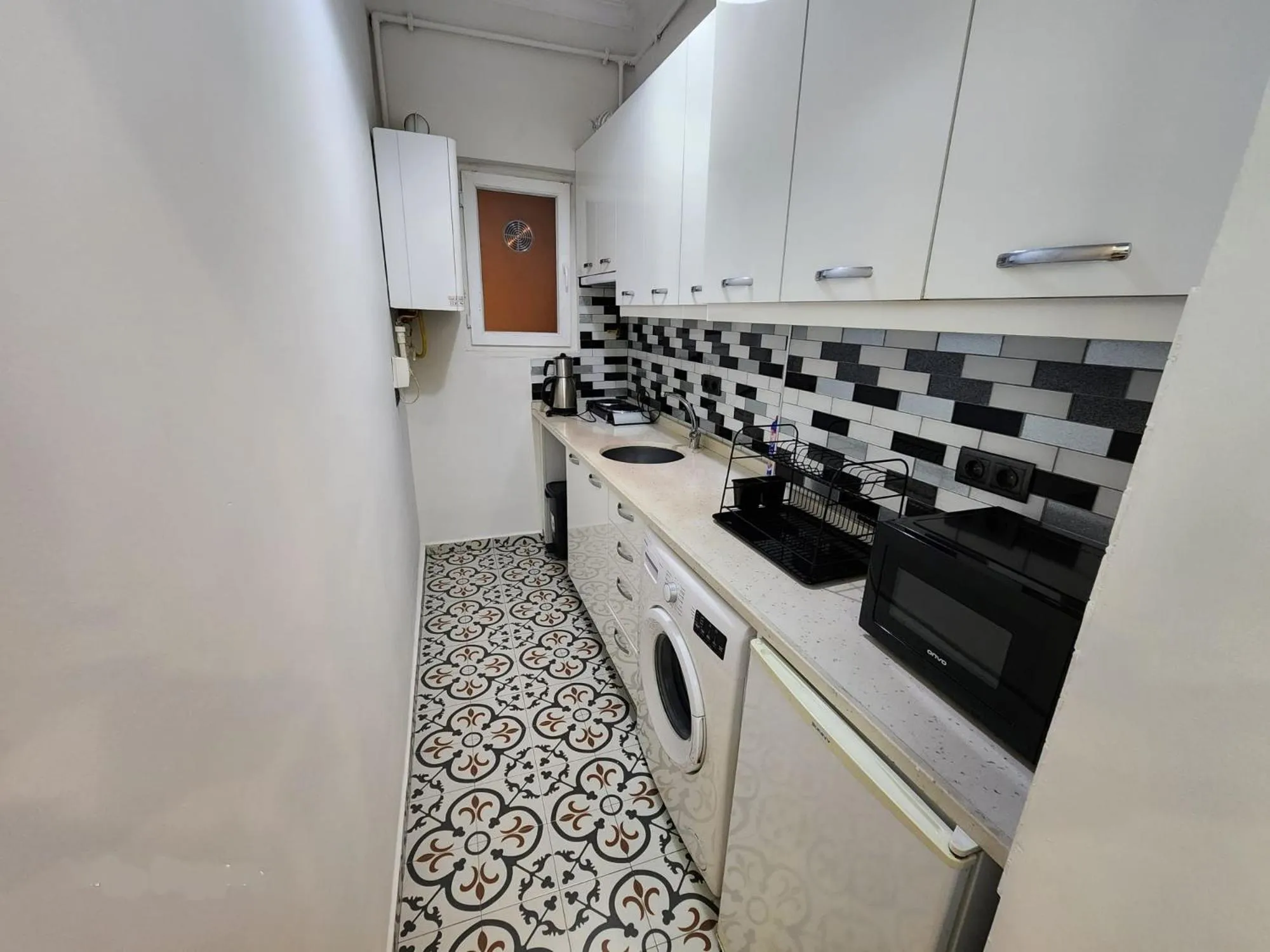 Kitchen or kitchenette in Taxim No1 Suites