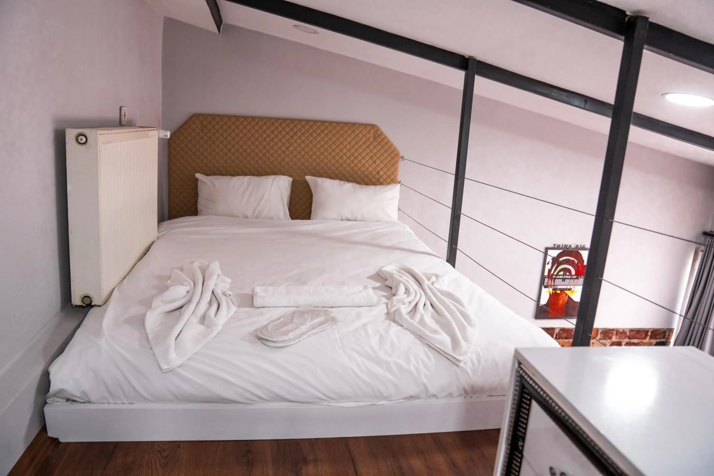 Bed in Taxim No1 Suites