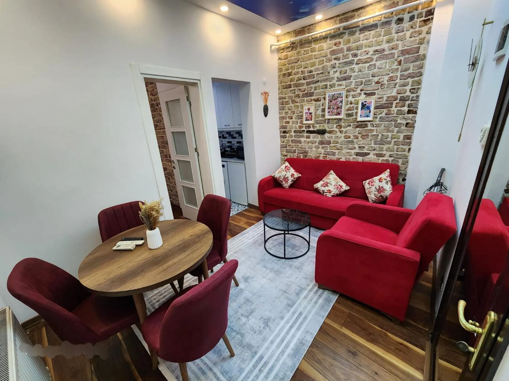 TV and multimedia in Taxim No1 Suites