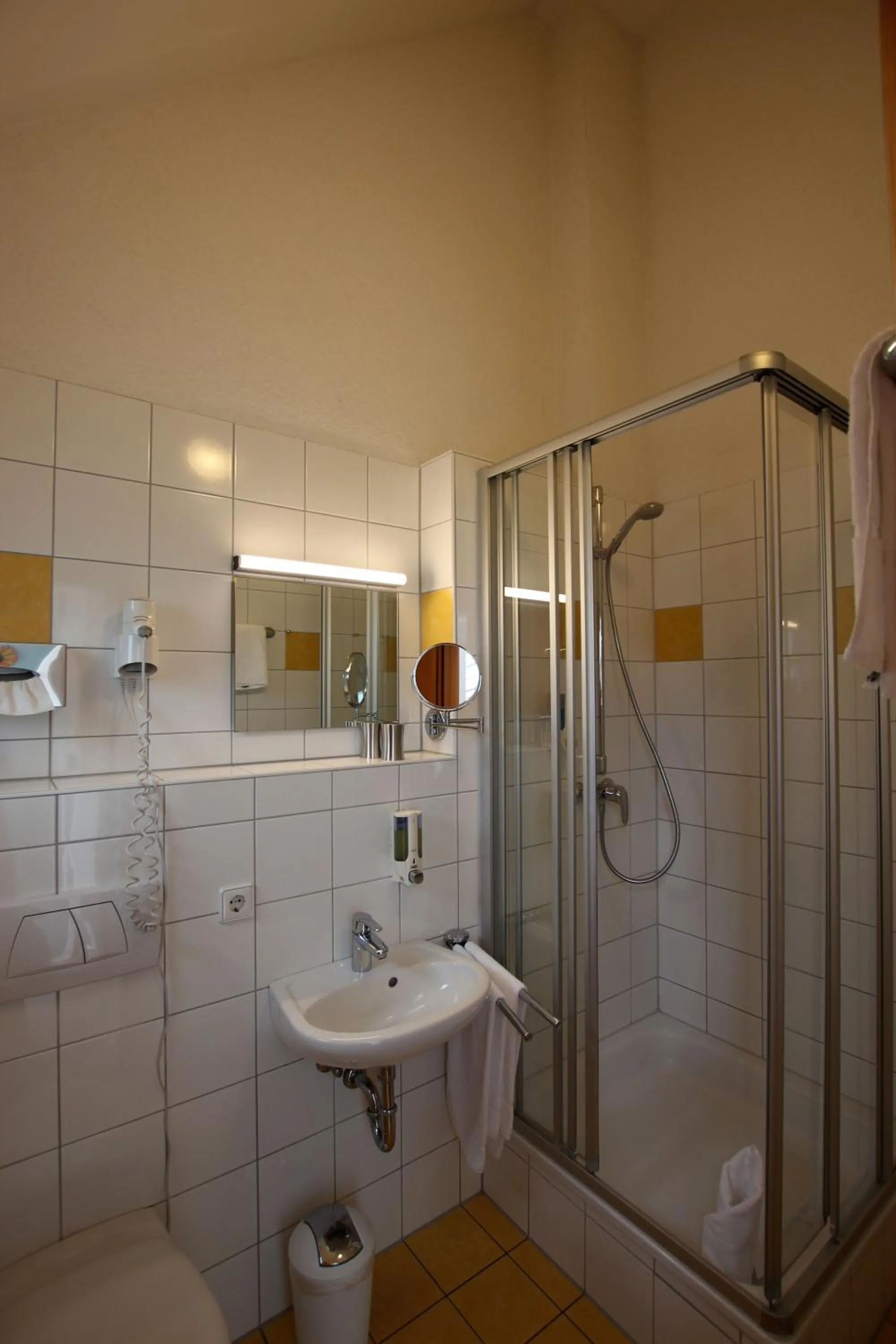 Shower in Hotel Sunnegässle